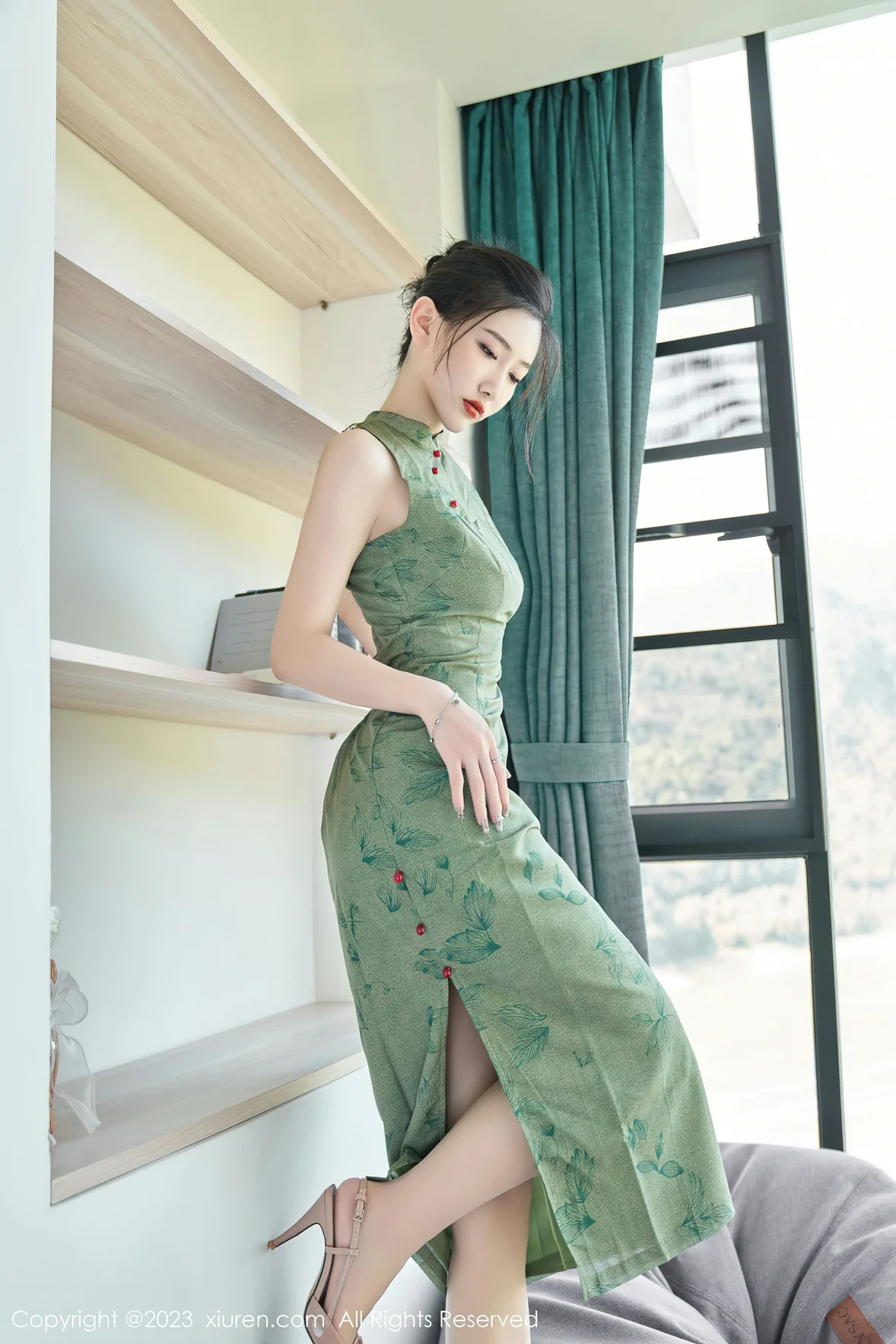  XiuRen 秀人 No.7181 沈青黛 翠绿色旗袍性感写真 [99P]第14张