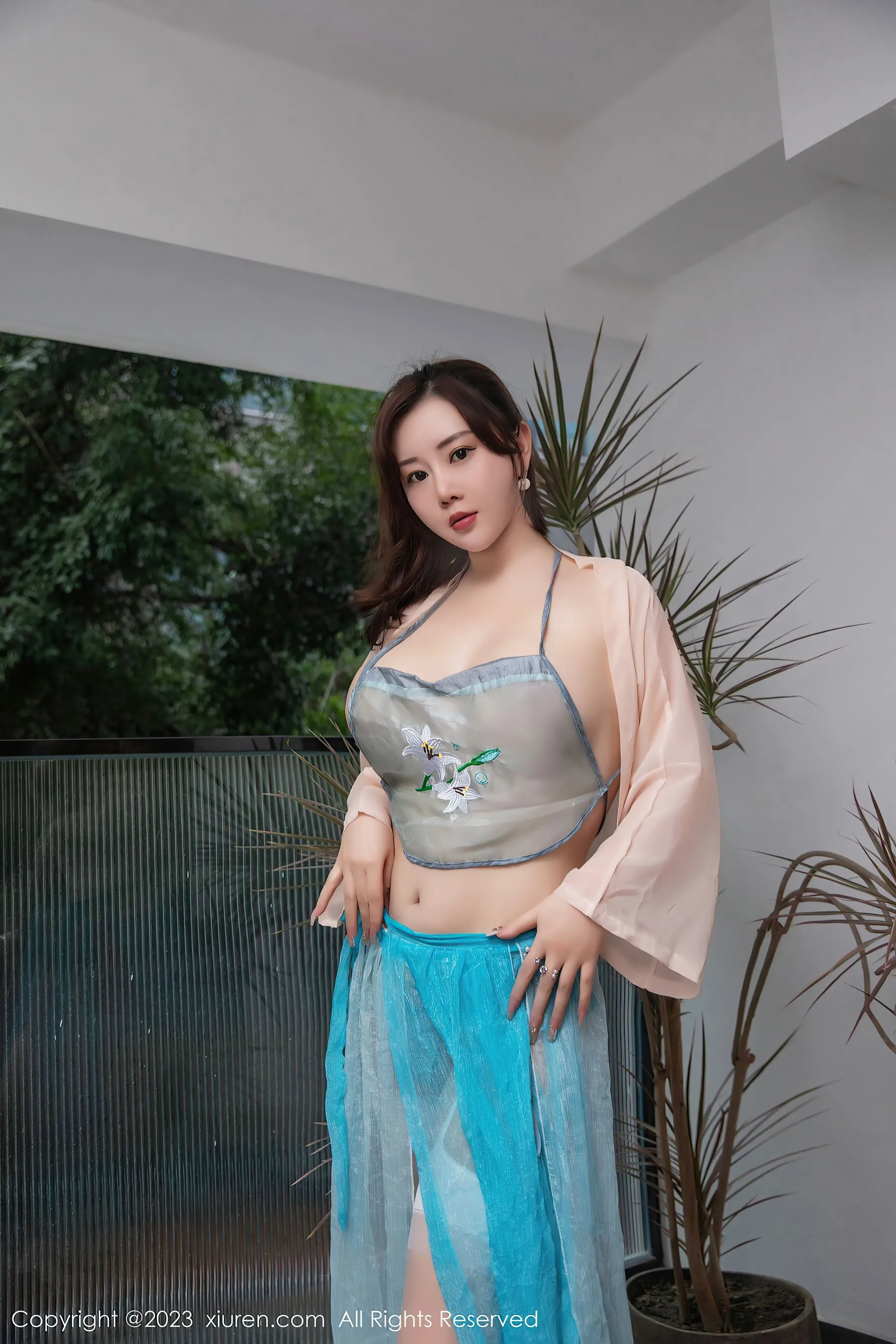  秀人网 No.6483 王婉悠Queen 布兜美臀第24张