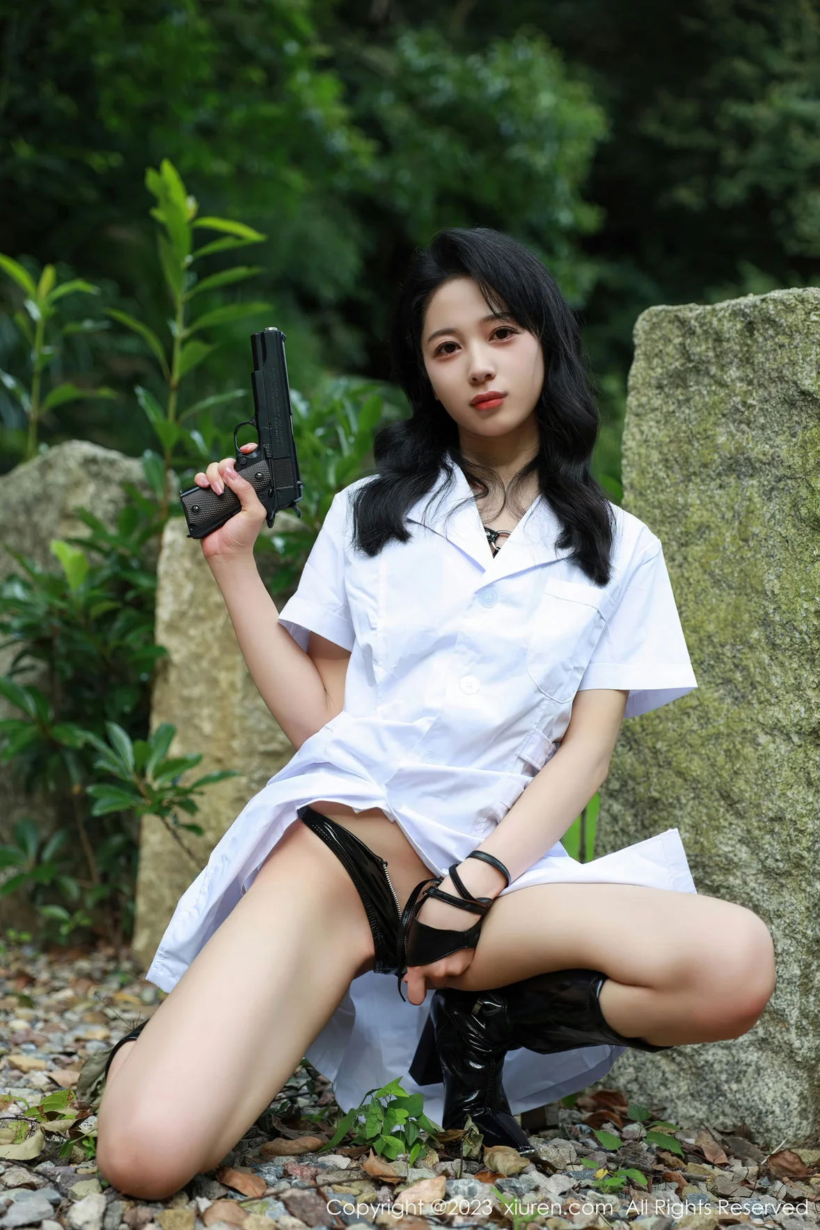  XiuRen 秀人 No.7061 糖豆sisi 野外白色外衣性感写真 [55P]第4张