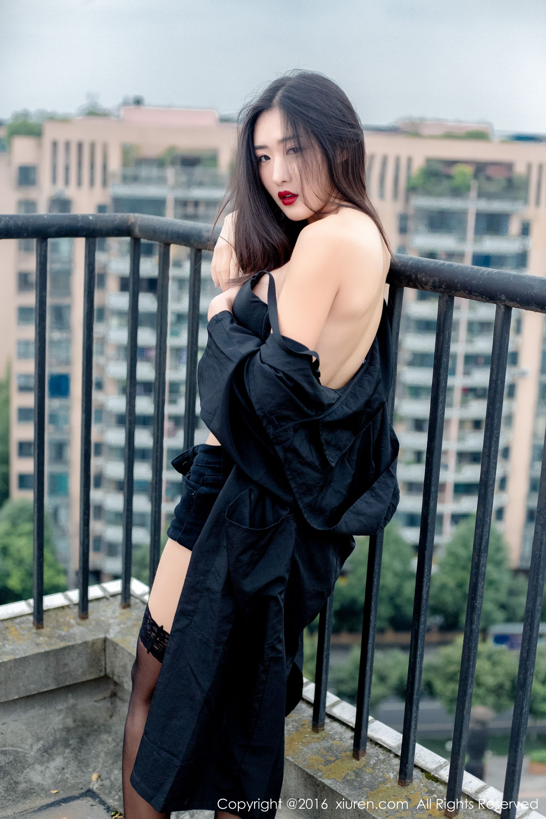  周琰琳LIN《红颜朱唇，宛若青莲出水》 秀人网 No.624第7张