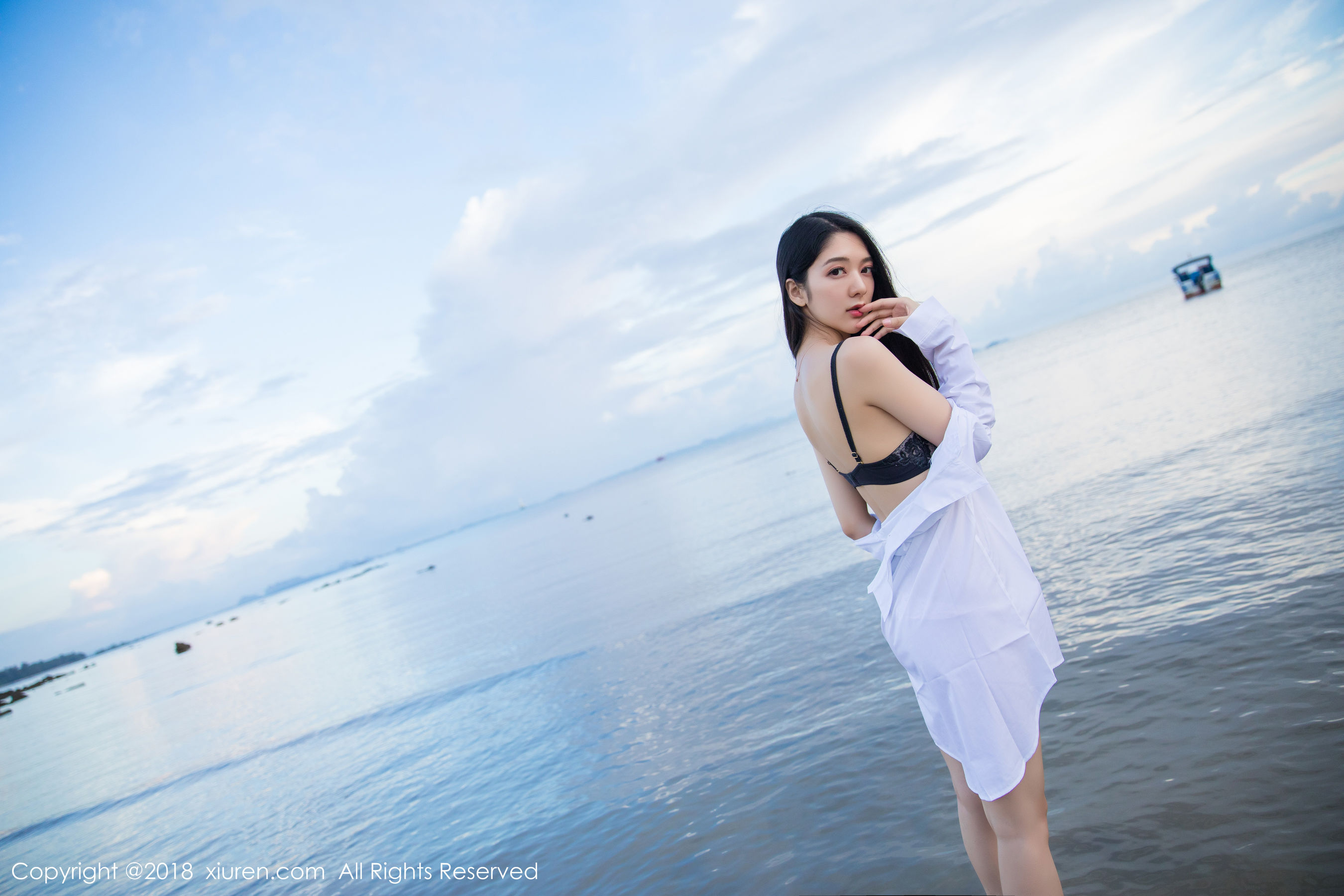 小热巴《白衬衫加蕾丝内衣系列》 XiuRen 秀人网 No.962第10张