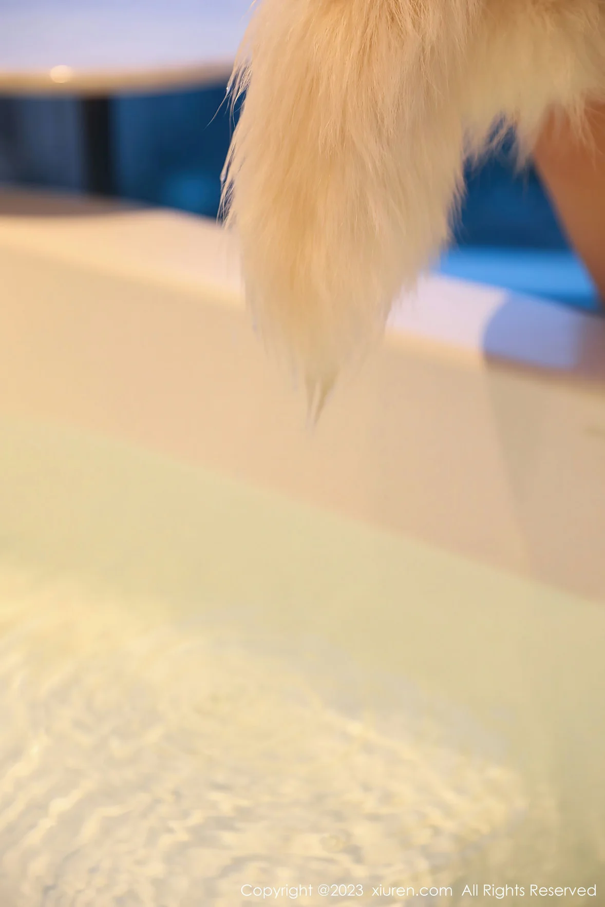  XiuRen 秀人 No.7143 808 江真真 白色泳服泳池场景性感写真 [64P]第18张