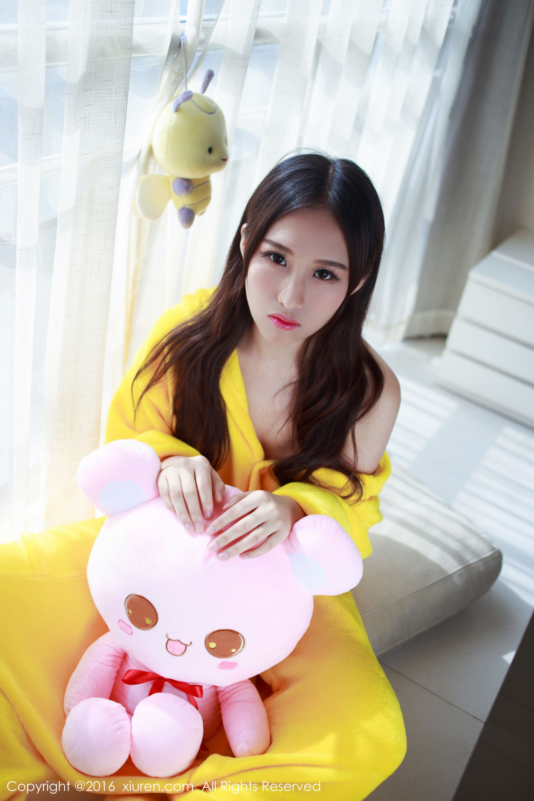 月音瞳《皮卡丘和学生制服》 秀人网 No.646第3张