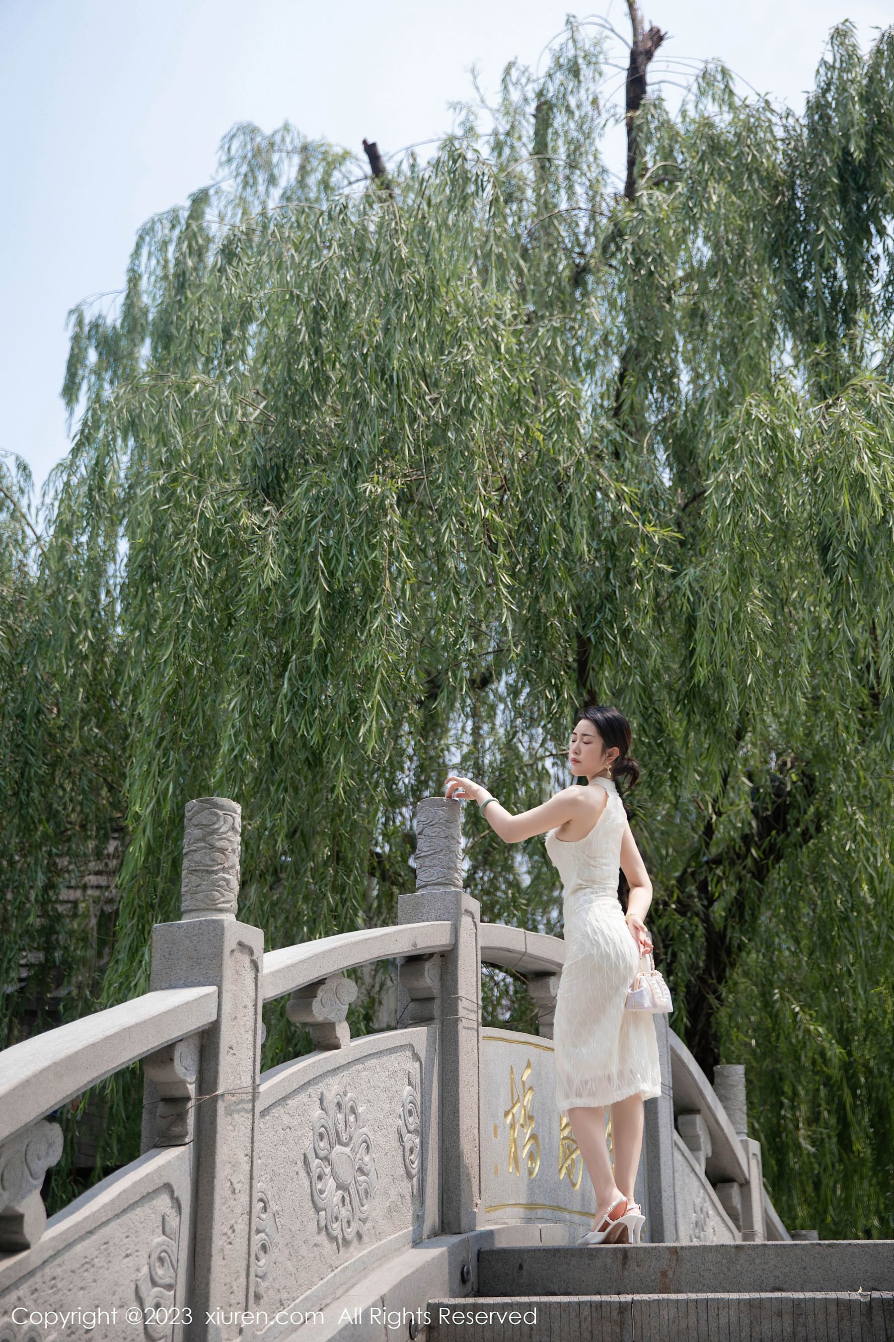 XiuRen 秀人 No.7435 严利娅Yuliya 旗袍美臀第16张