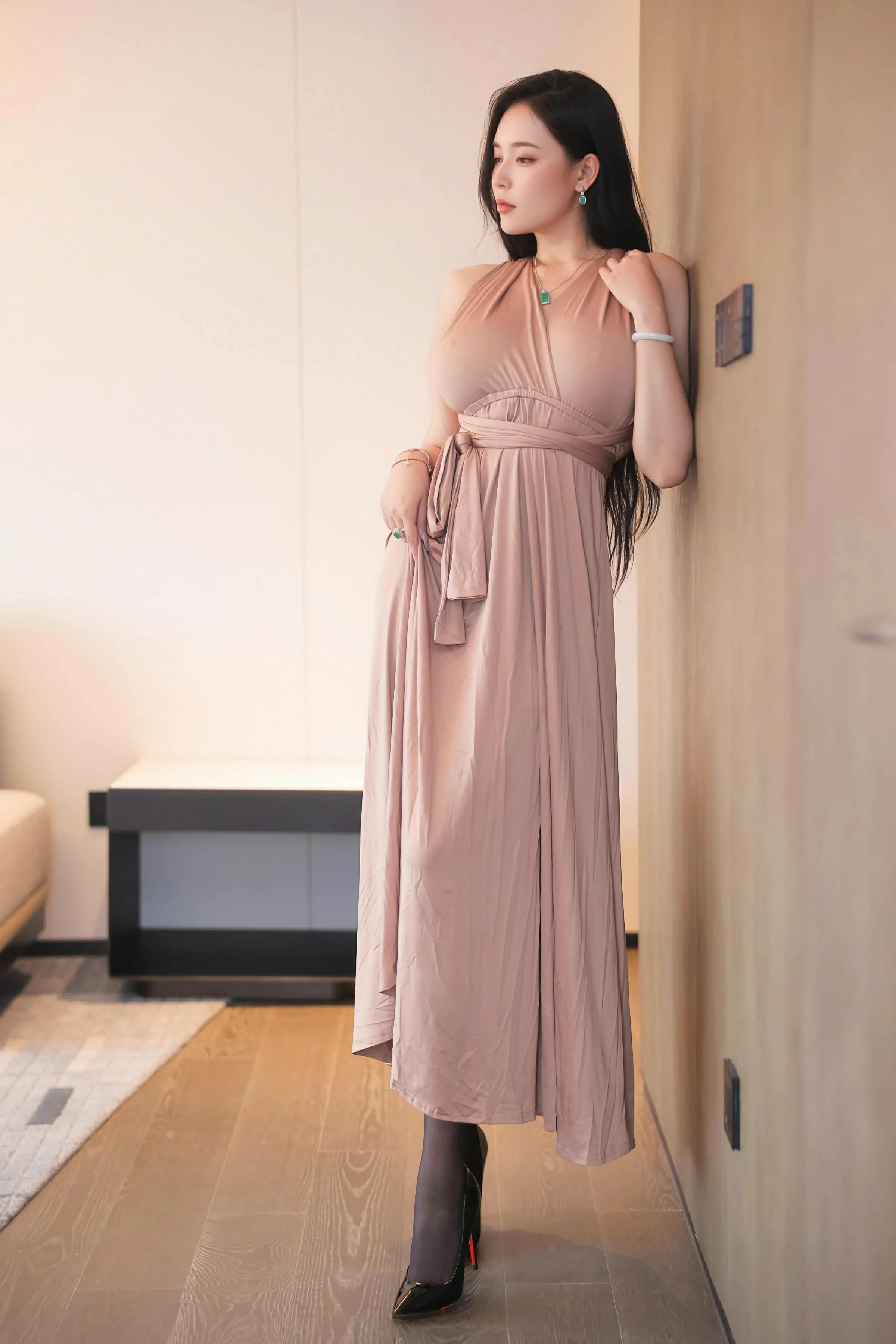  秀人网 No.10432 娜比 [87P]第2张