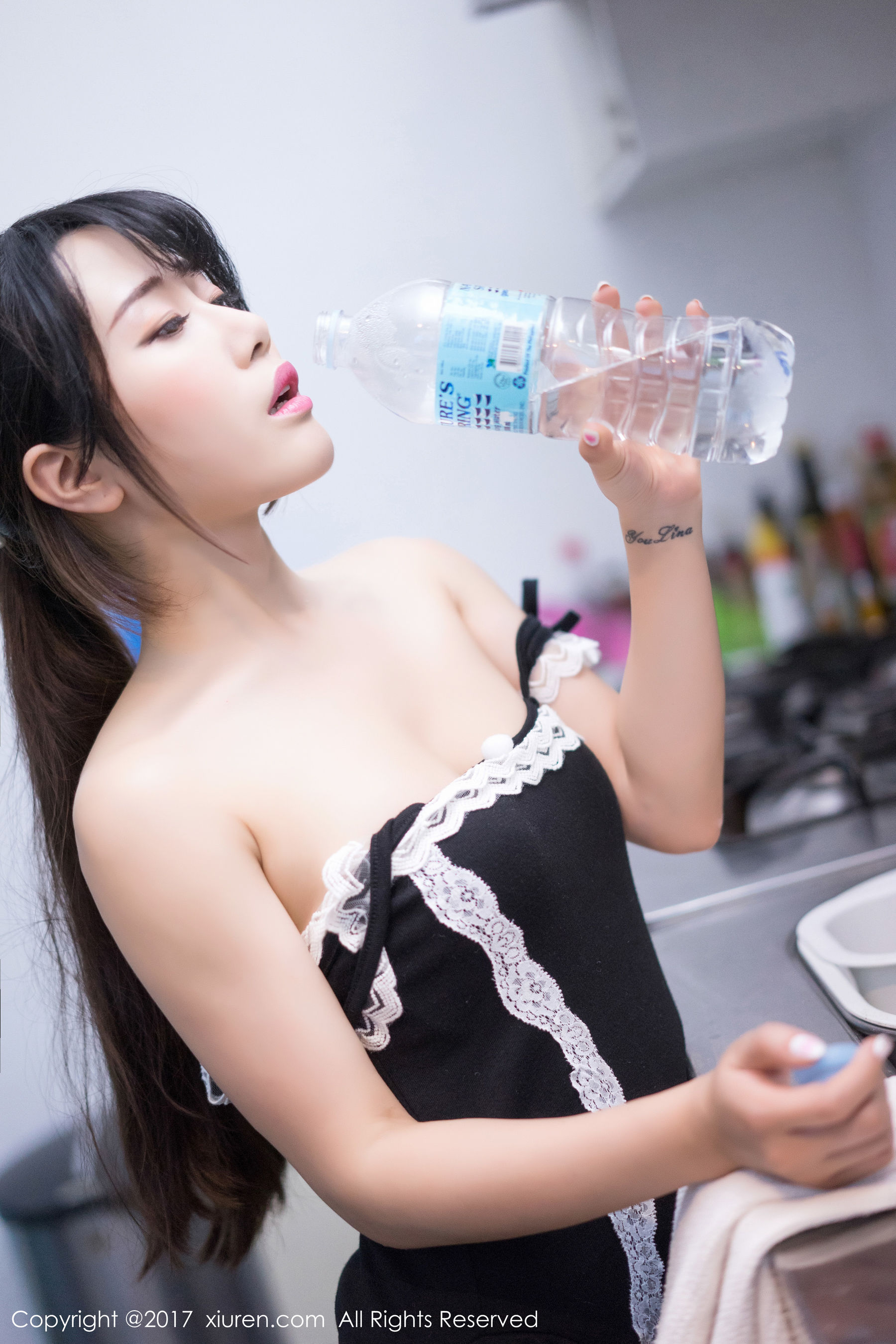 兜豆靓Youlina《室外清新,室内性感特写》 XiuRen 秀人网 NO.814第11张
