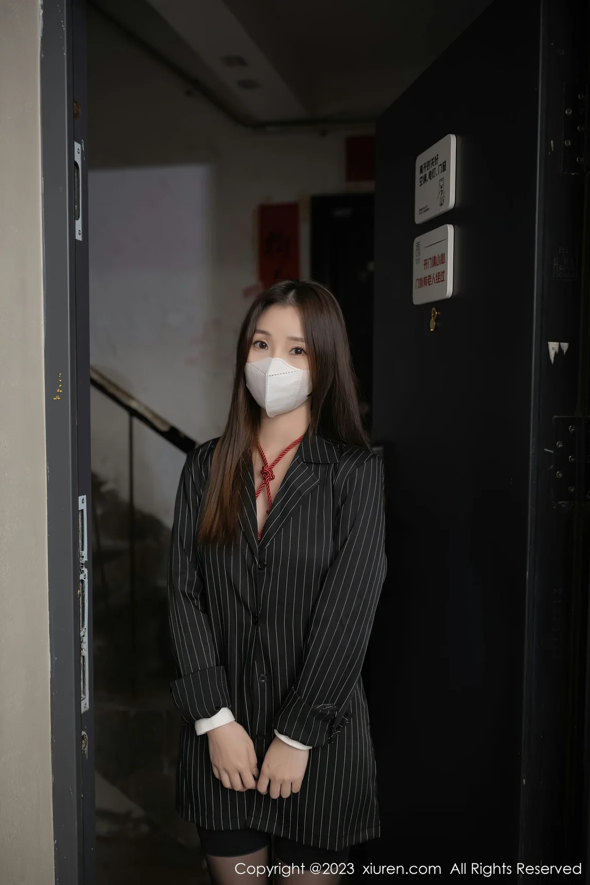  XiuRen 秀人 No.7141 杏子Yada 高开叉服饰性感写真 [76P]第1张