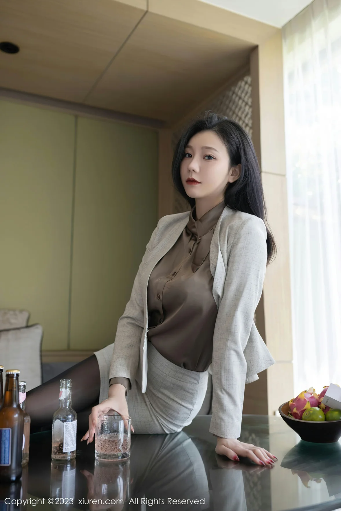  XiuRen 秀人 No.6951 安然anran 灰色职业Ol泰国旅拍 [80P]第3张