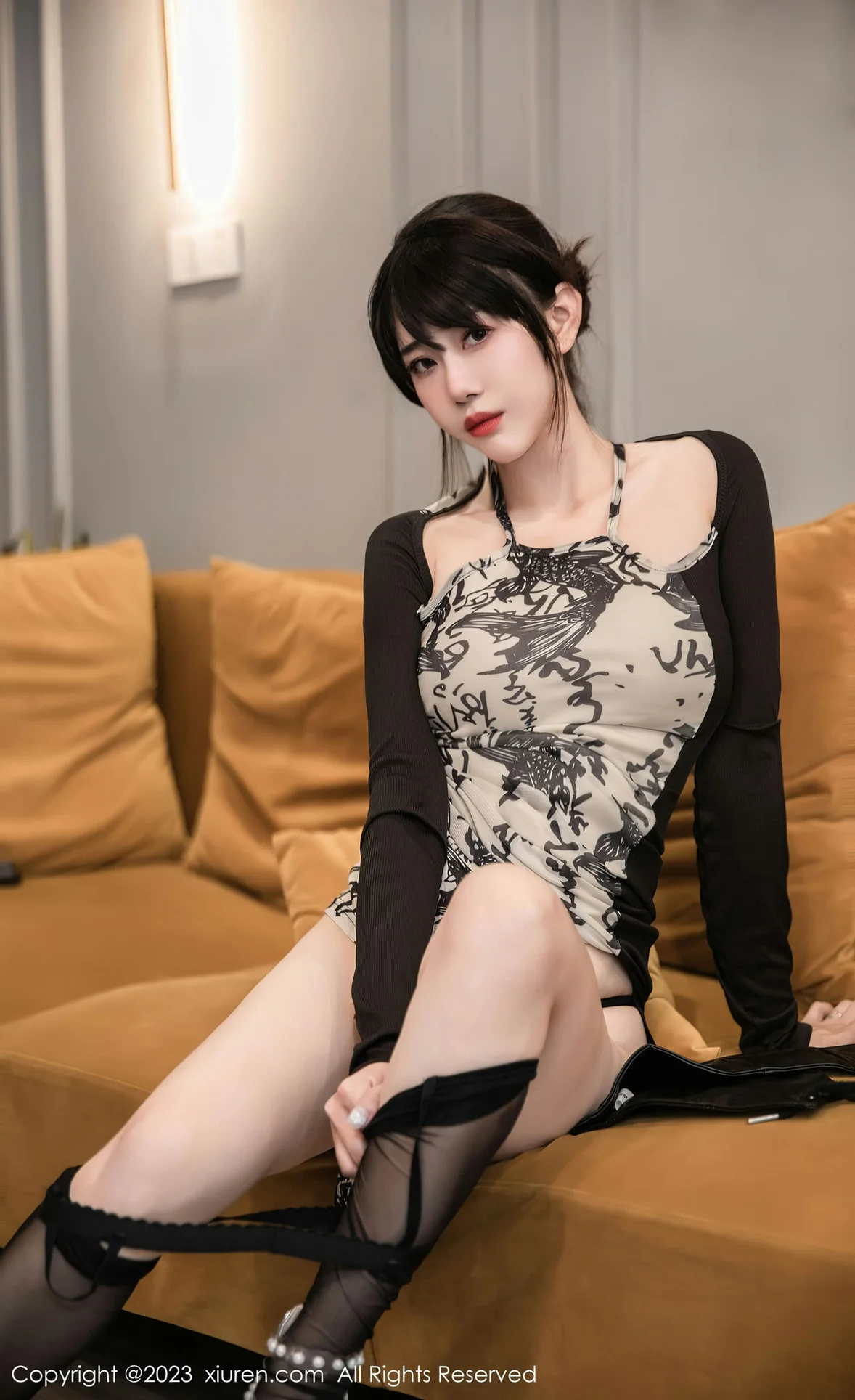  XiuRen 秀人 No.7015 严利娅Yuliya 国风旗袍性感写真 [74P]第18张