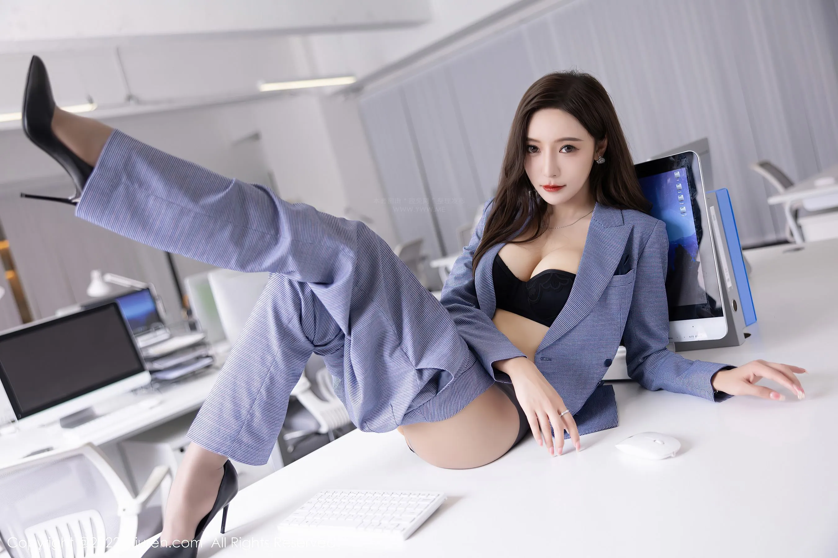  秀人网 No.5629 王馨瑶yanni Ol职业装第4张