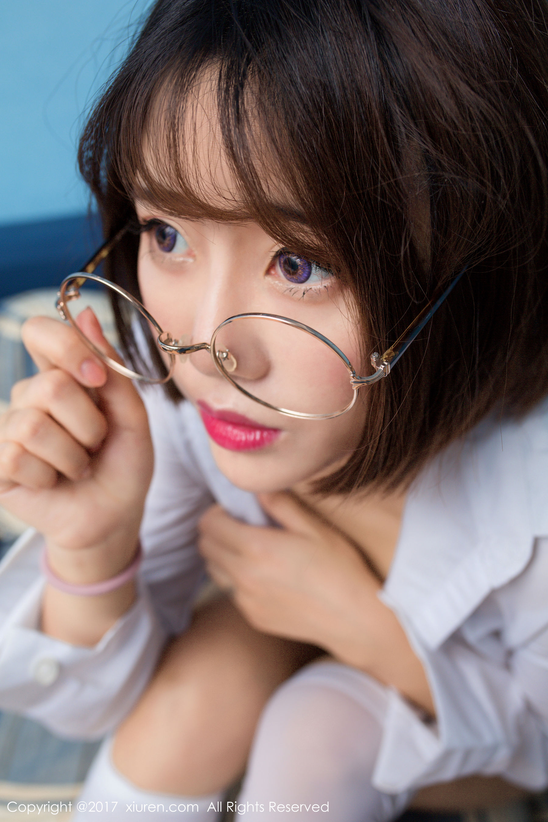  兜豆靓Youlina《小秘装、性感主妇装》 秀人网XIUREN No.678第4张