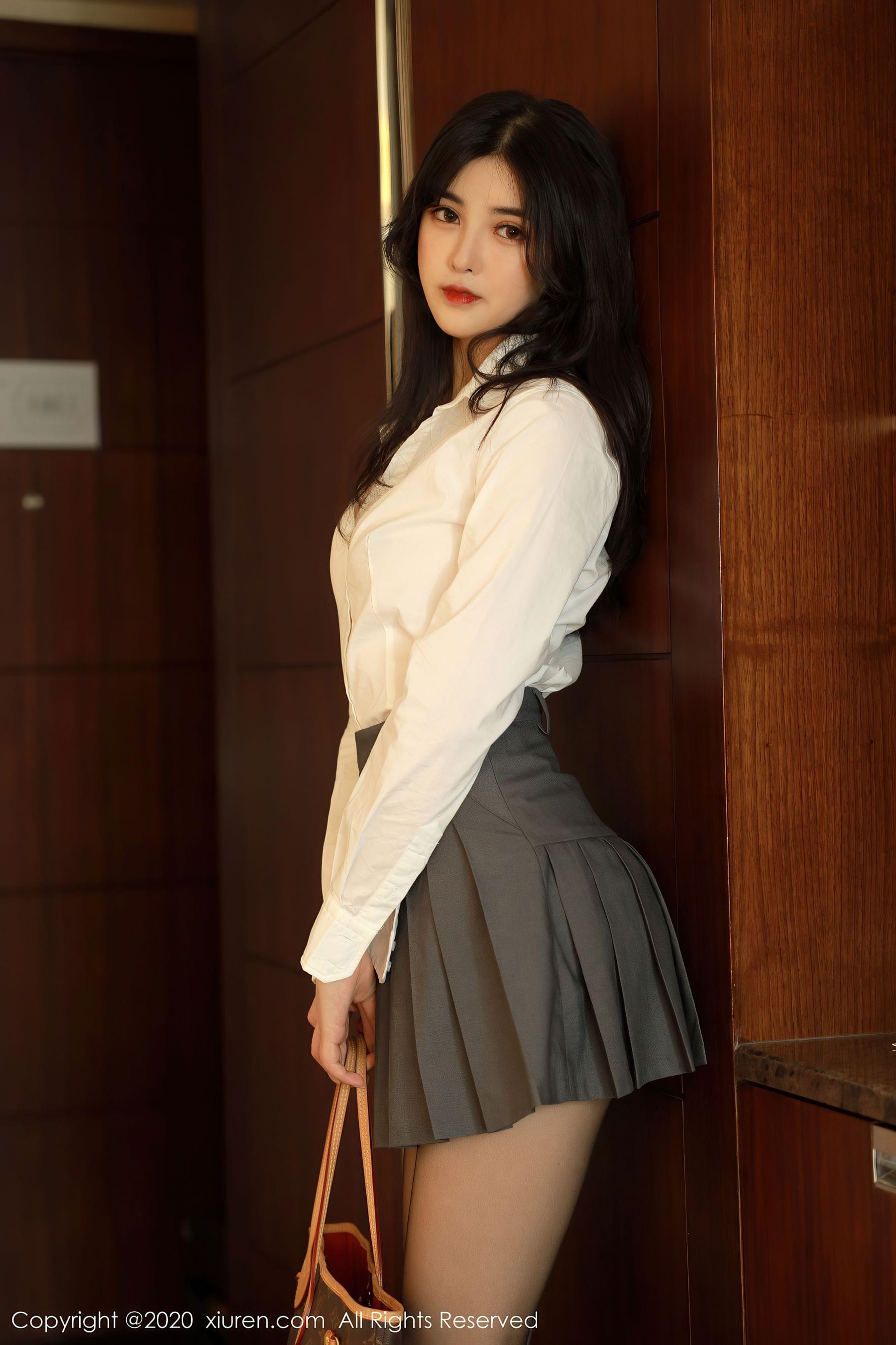 秀人XIUREN No.2330 韩静安第14张
