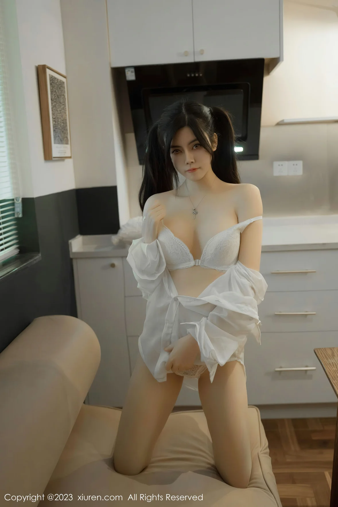  XiuRen 秀人 No.6896 白甜 小嫩姑娘性感写真 [51P]第12张