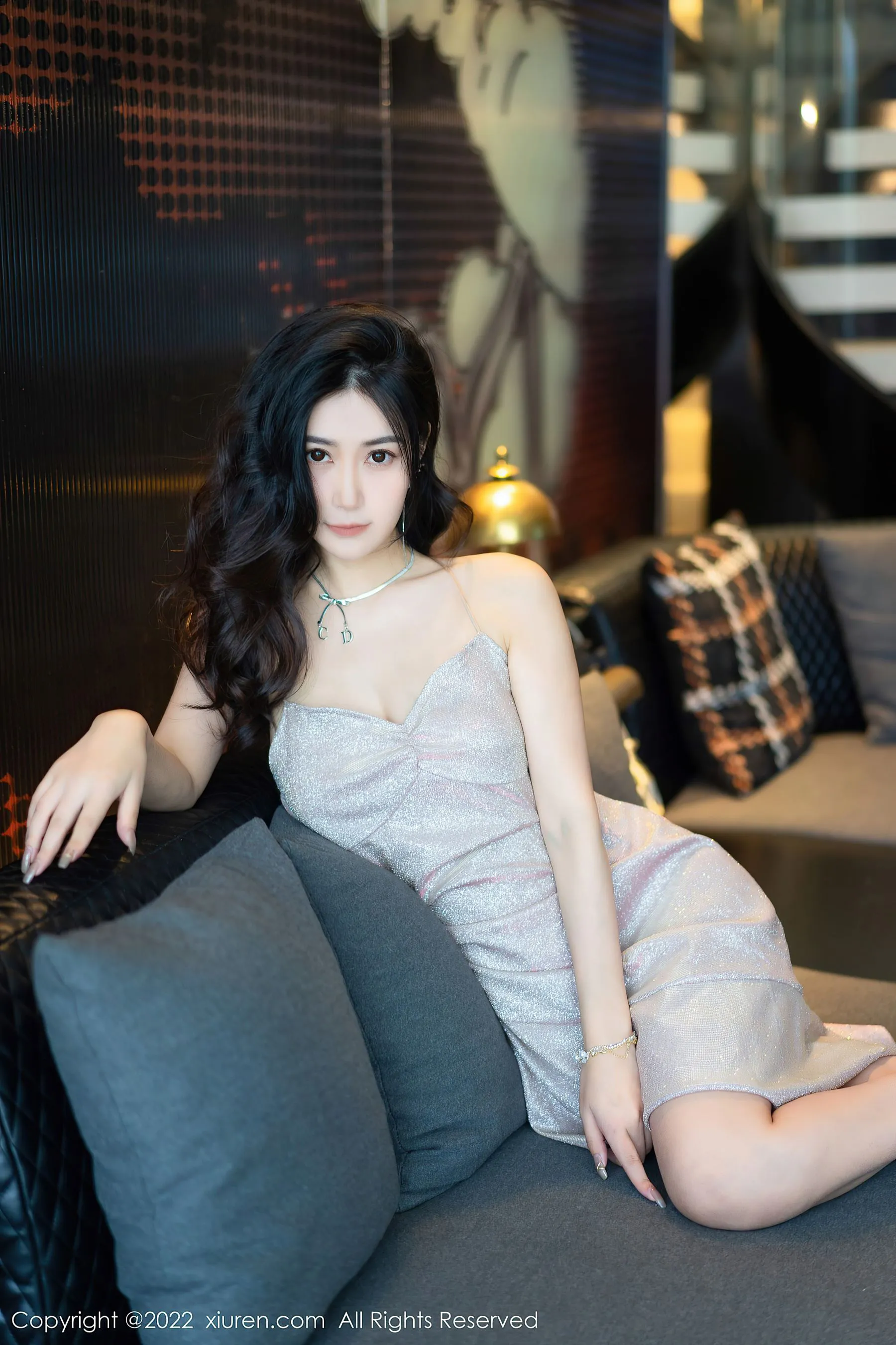  秀人网 No.5659 laura阿姣 吊带裙美腿第18张