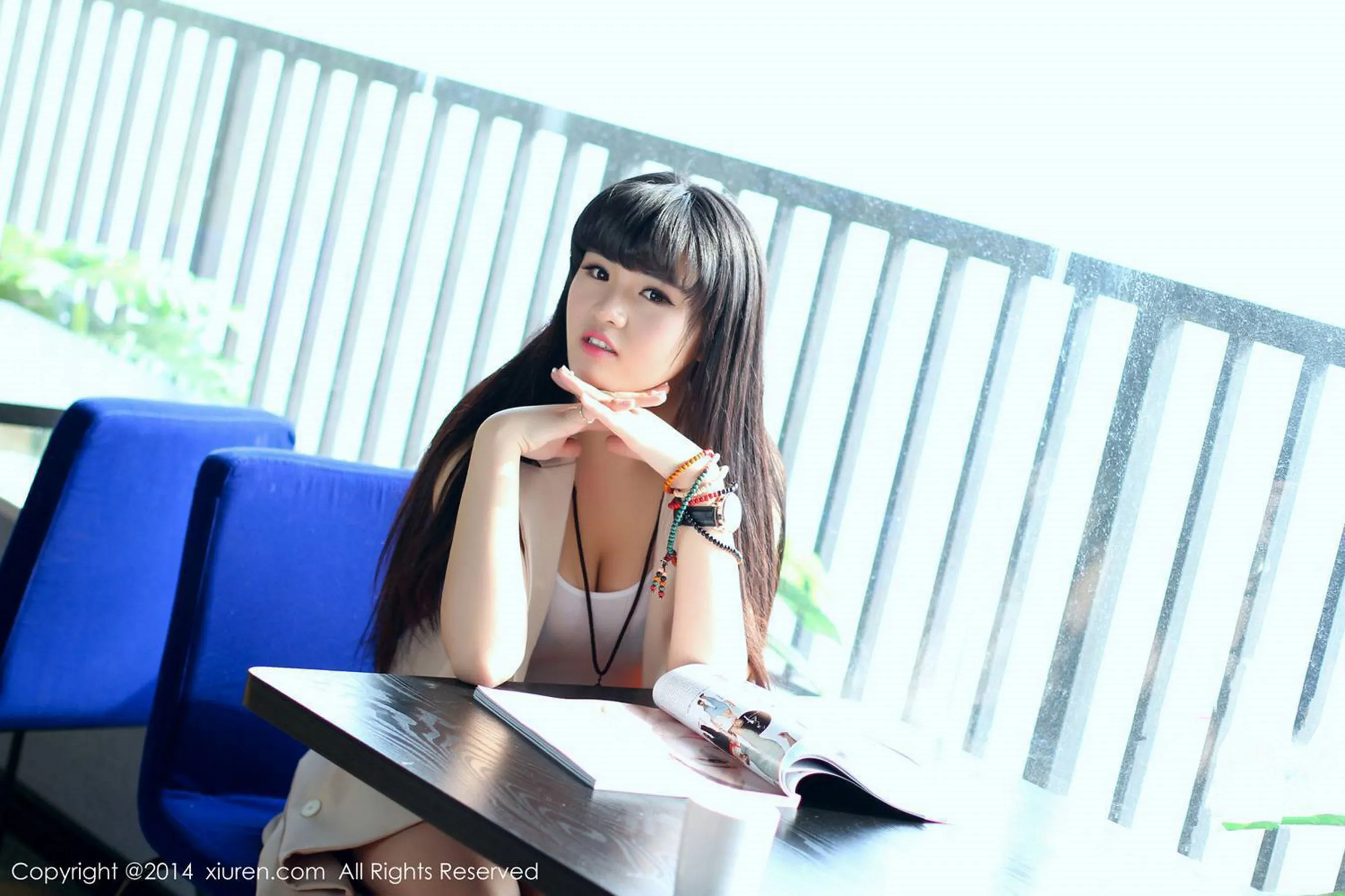 旭儿 &F cup妹子 秀人网 No.261第23张