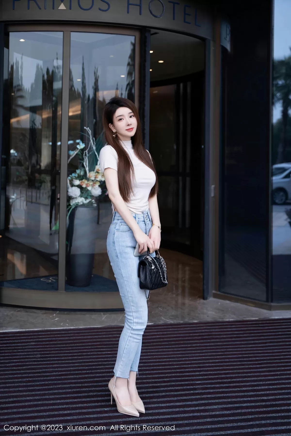  XiuRen 秀人 No.7586 雨儿baby [71P]第1张