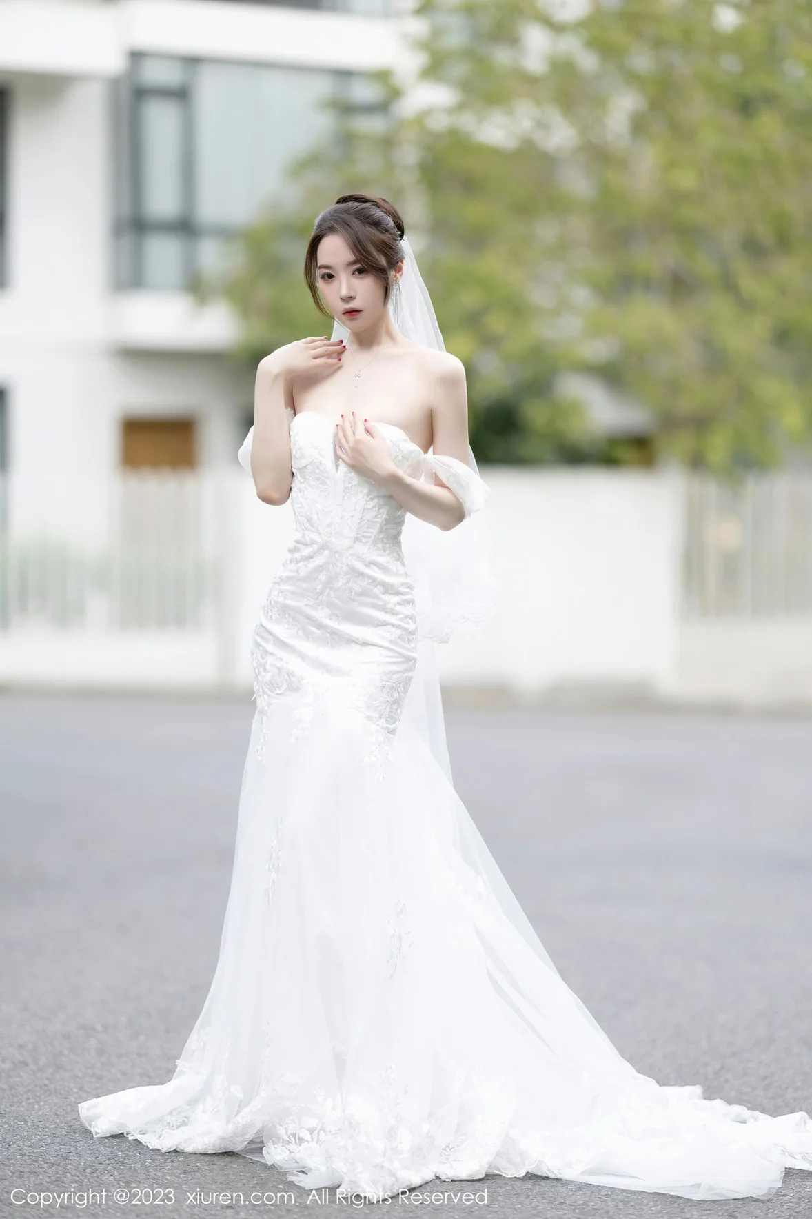  XiuRen 秀人 No.7310 梦心玥 白色婚纱服饰安吉旅拍 [84P]第1张