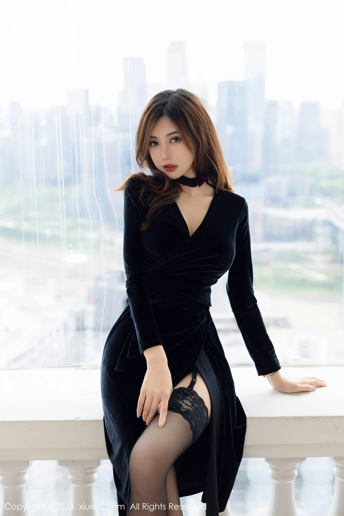  XiuRen 秀人 No.7005 绮里嘉ula 黑色长裙性感写真 [89P]第1张