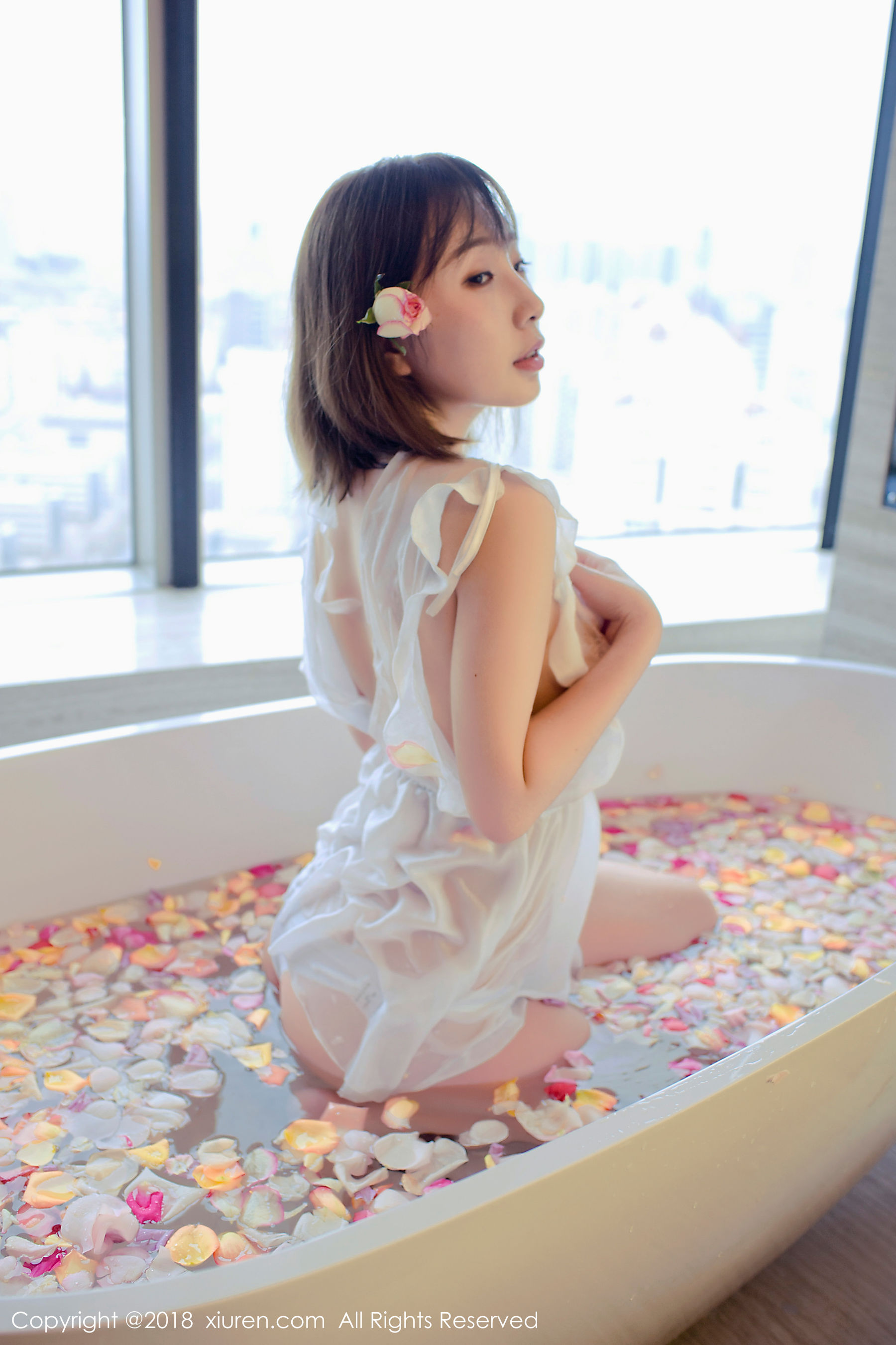 枝恩《短发百变大美女》 秀人网XIUREN No.981第11张