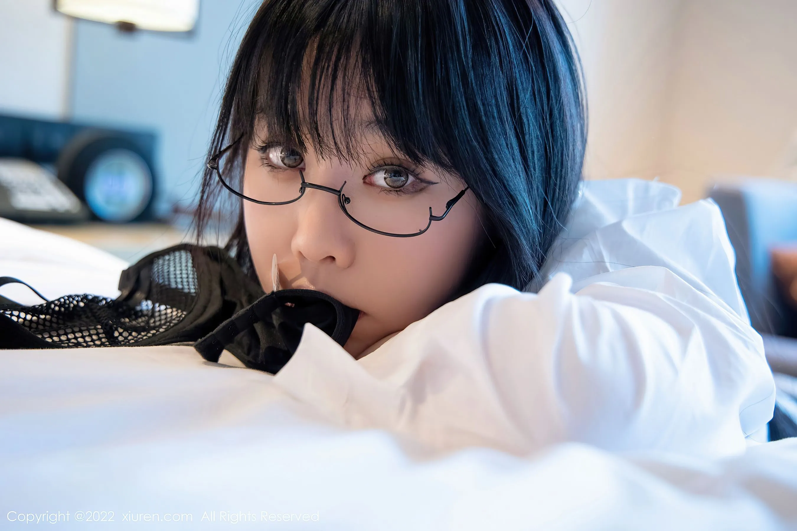  秀人网 No.4894 徐媛媛 黑丝眼镜OL写真第9张