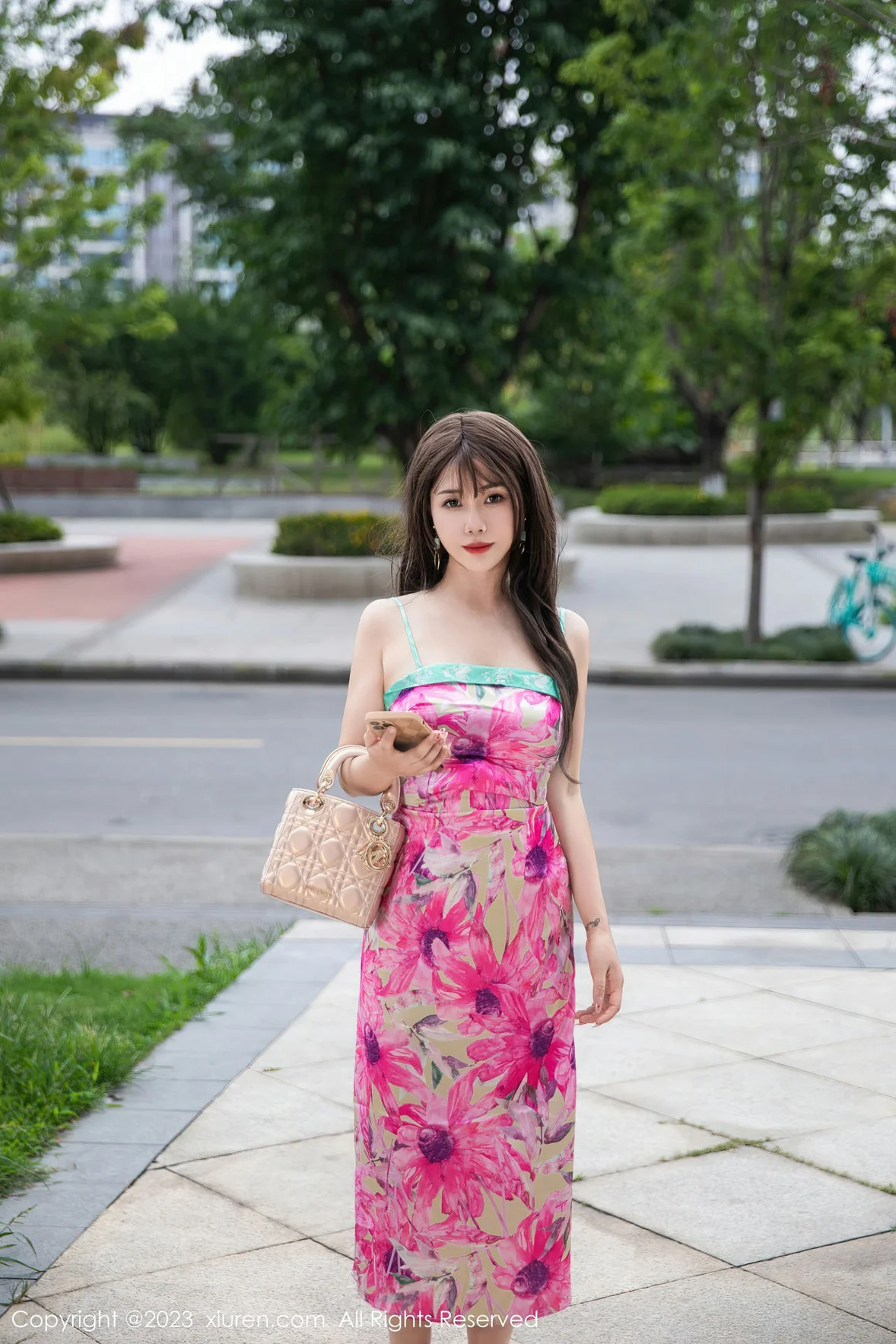  XiuRen 秀人 No.7065 严利娅Yuliya 网红情人裙性感写真 [76P]第2张