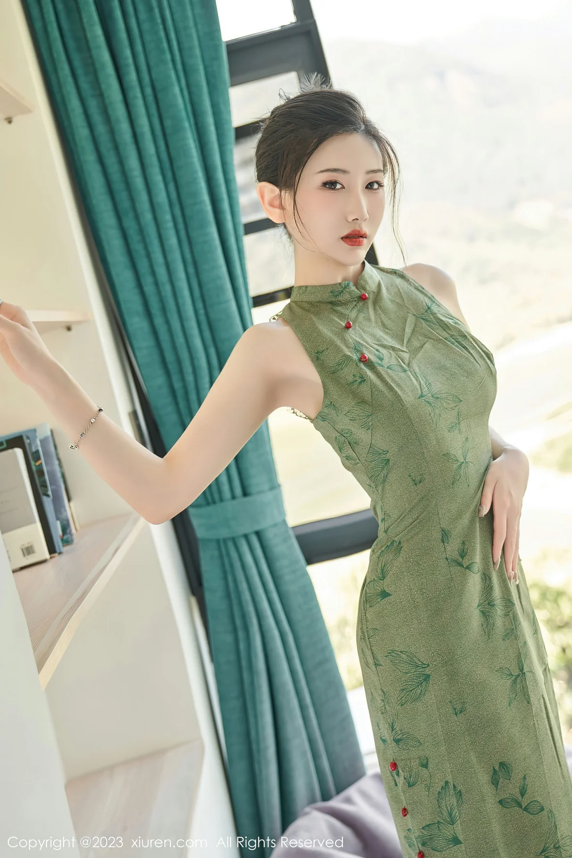  XiuRen 秀人 No.7181 沈青黛 翠绿色旗袍性感写真 [99P]第10张