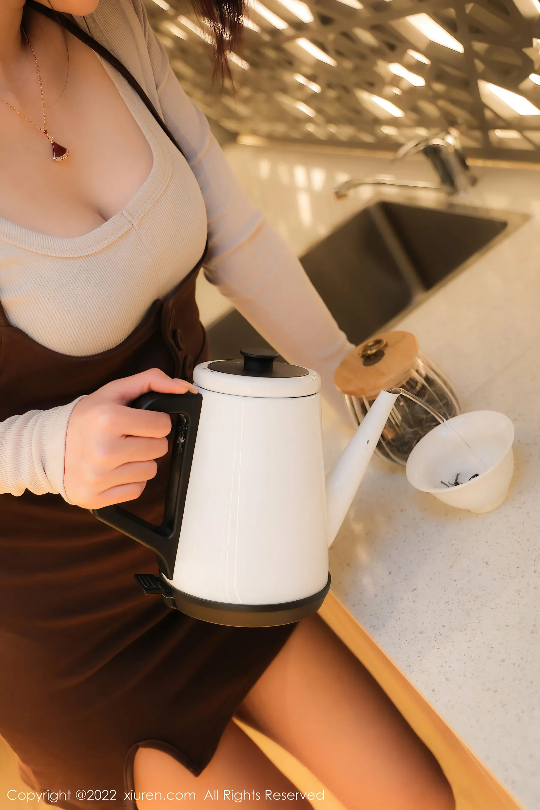  秀人网 No.4671 汐汐baby 三亚酒店吊带写真第25张