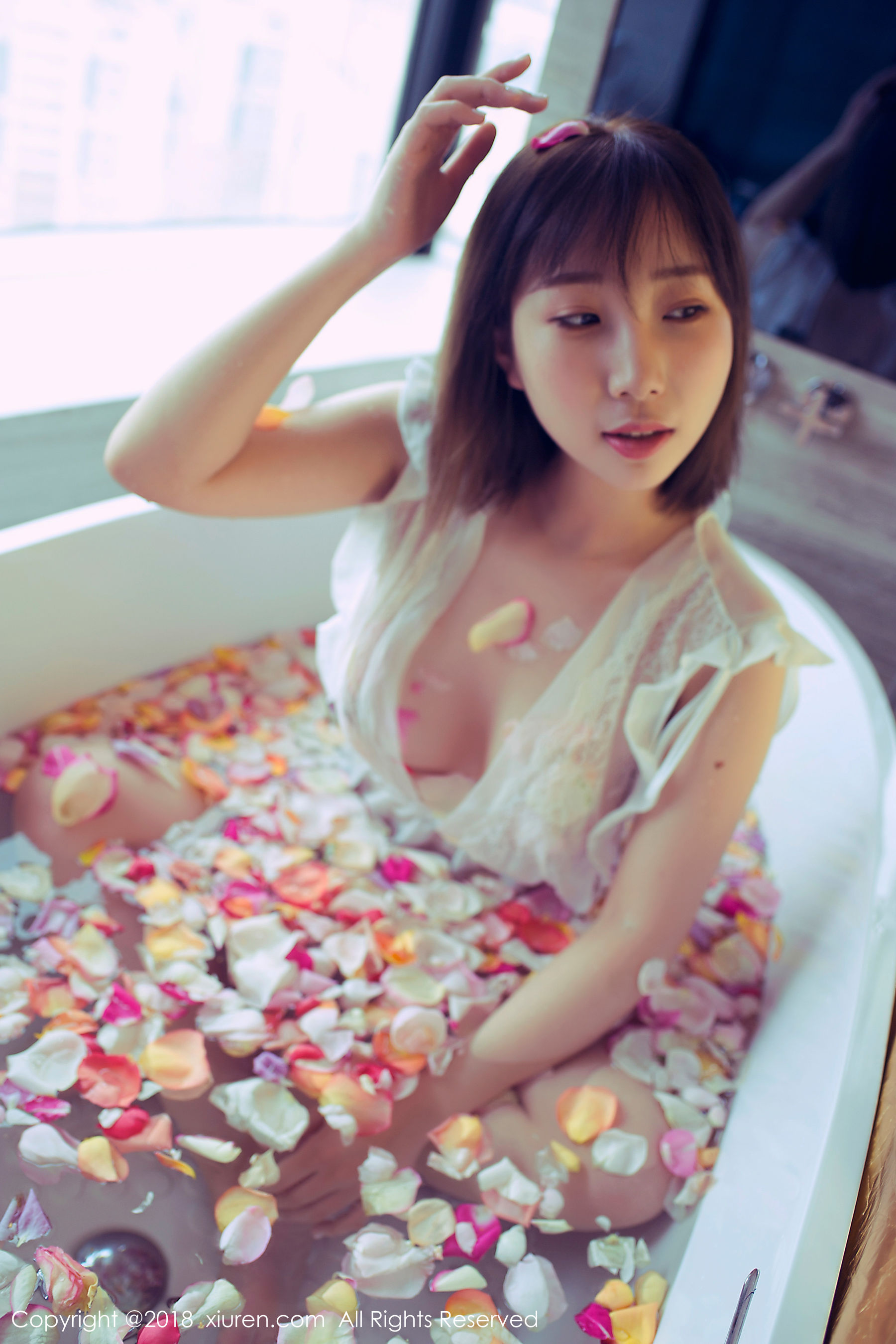  枝恩《短发百变大美女》 秀人网XIUREN No.981第2张