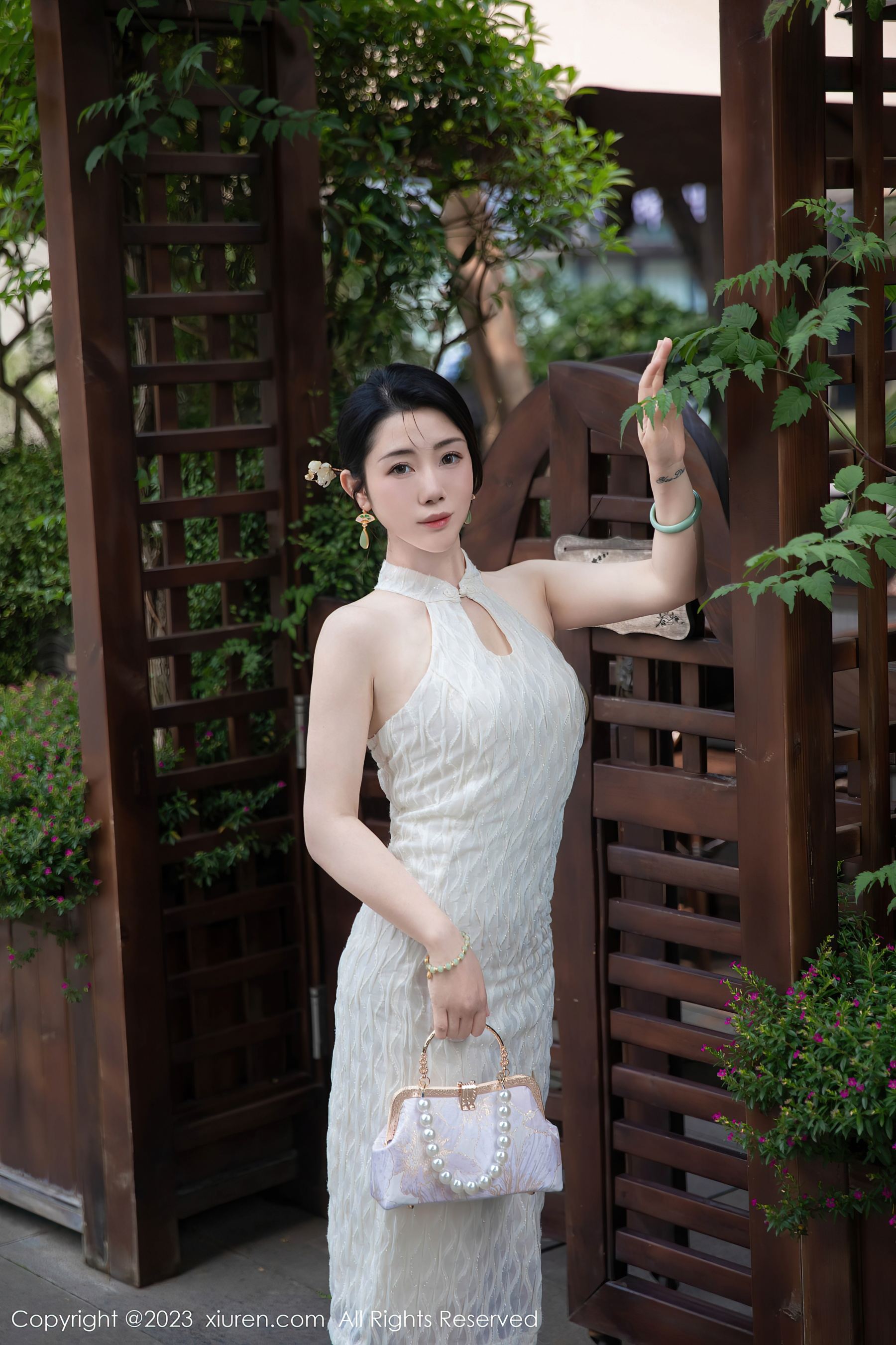 XiuRen 秀人 No.7435 严利娅Yuliya 旗袍美臀第12张