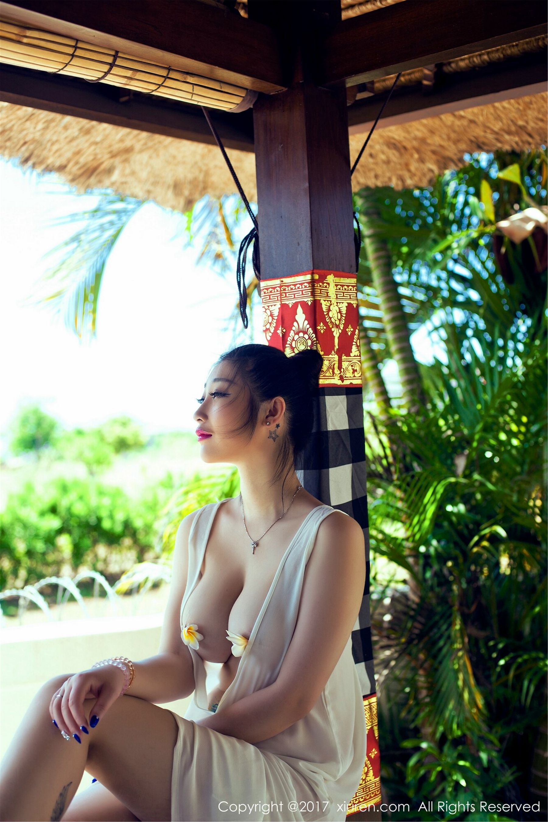 妲己_Toxic《深V开胸长裙+黑色比基尼》 秀人网XIUREN No.750第7张