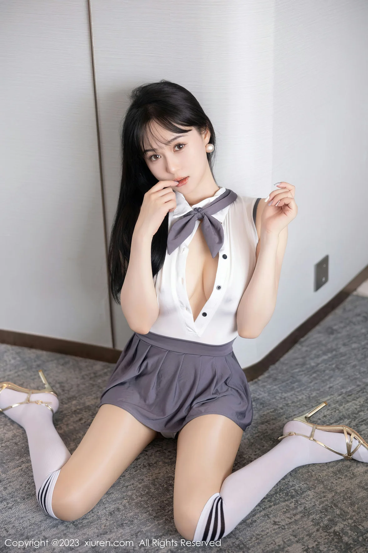  XiuRen 秀人 No.6818 柚琪Rich 轻透高开叉性感写真 [99P]第8张