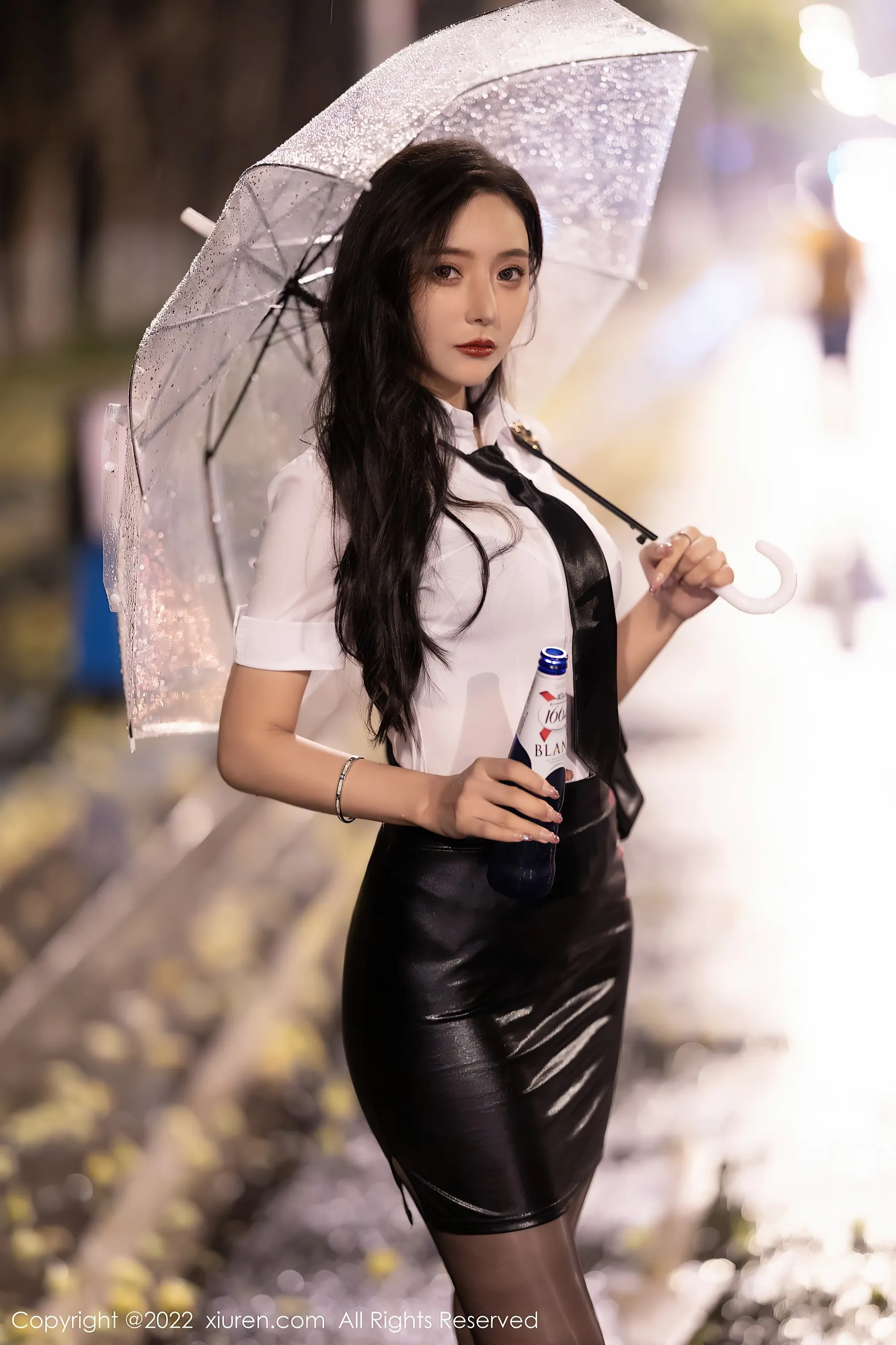  秀人网 No.4879 王馨瑶yanni 黑丝美腿短裙私拍第13张