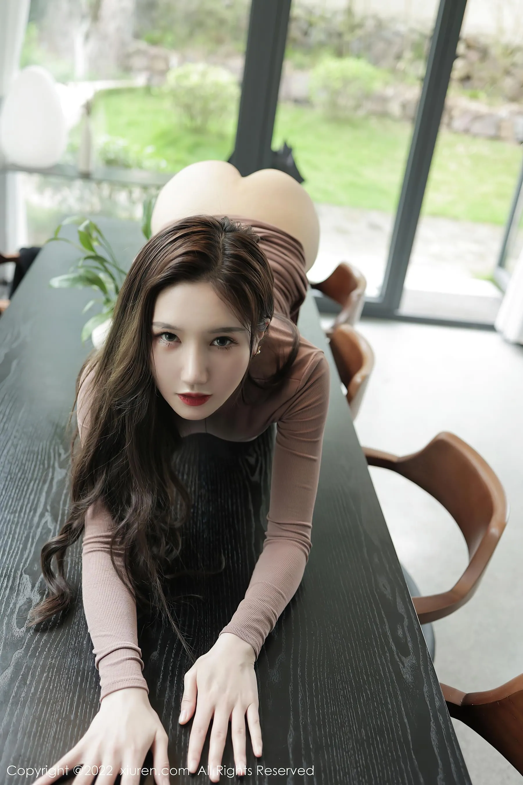  秀人网 No.5142 古月小同学 长裙美腿第13张