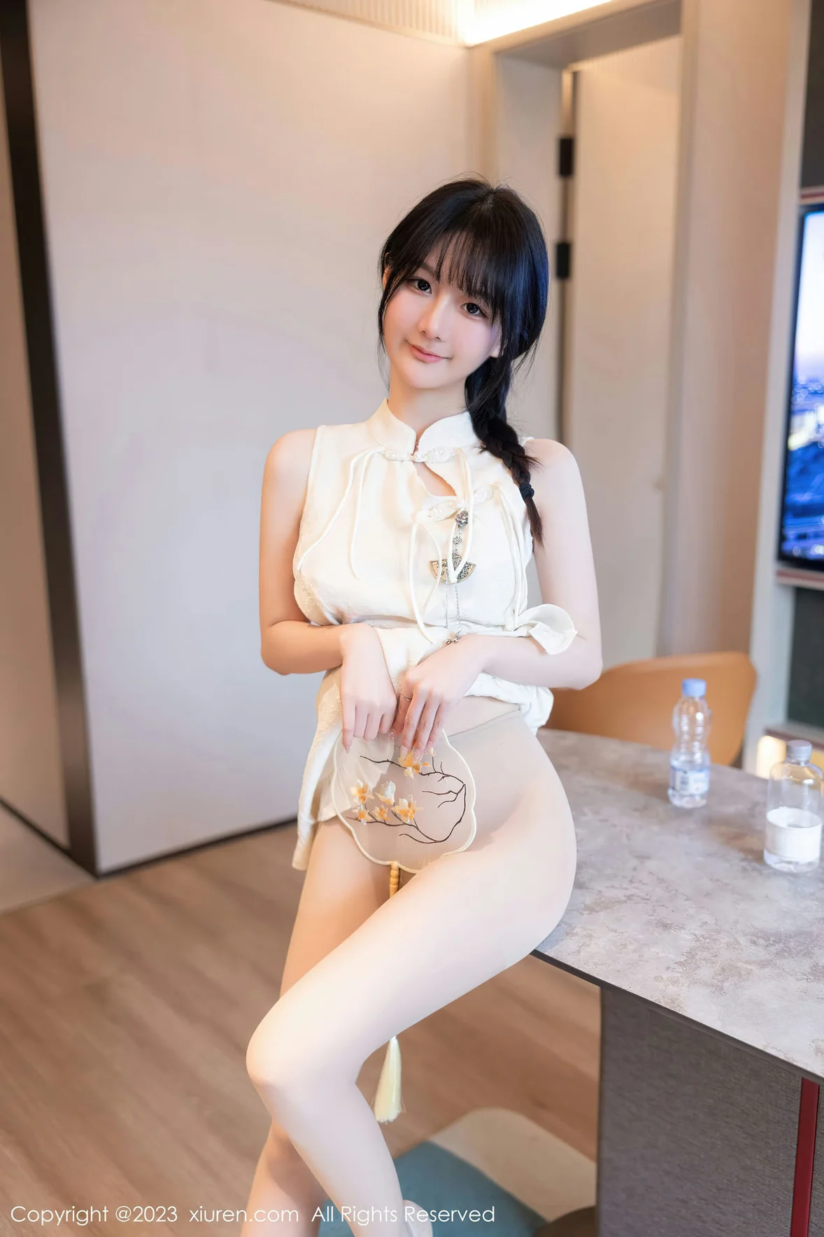  XiuRen 秀人 No.6813 幼幼 白色旗袍性感写真 [81P]第13张