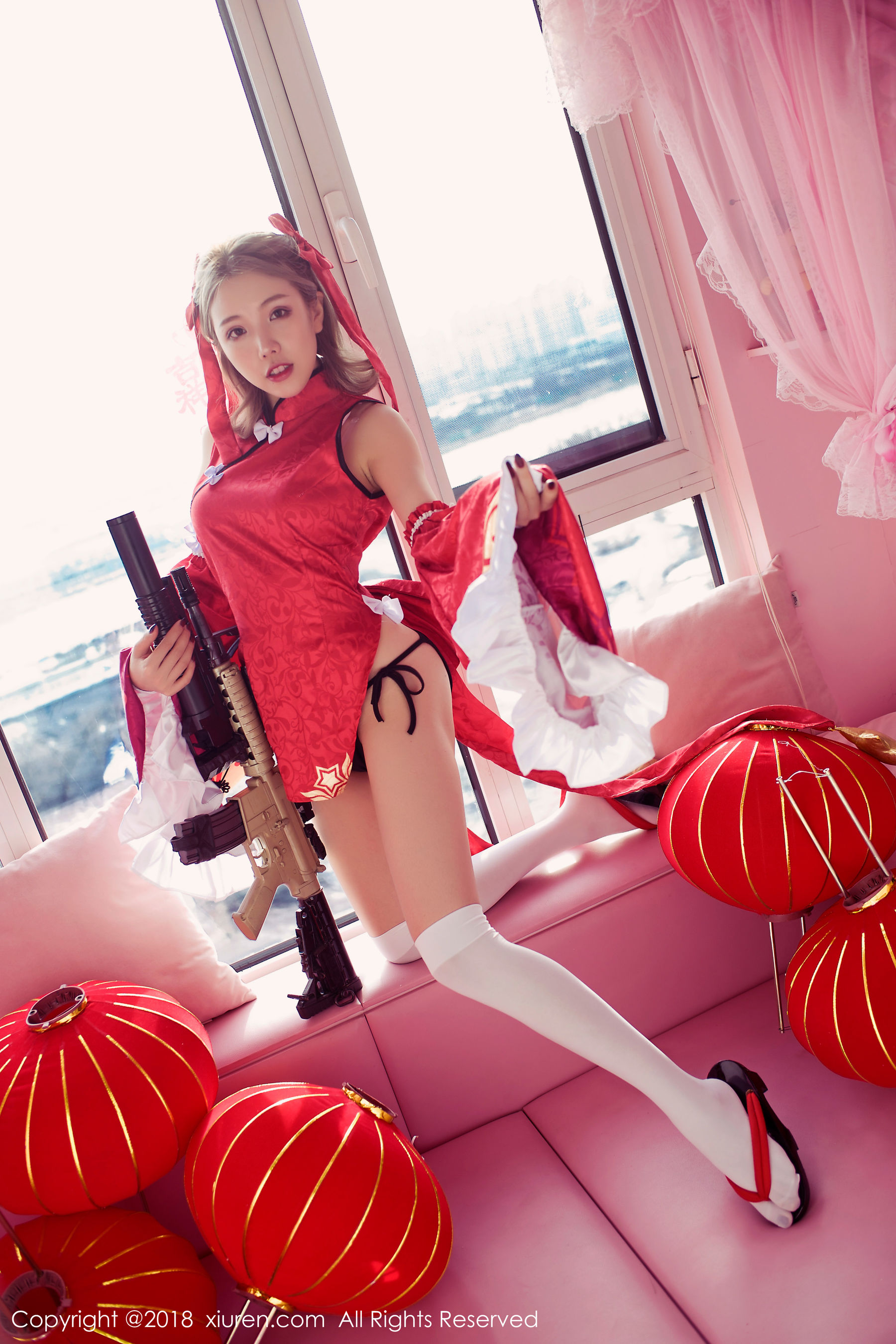 黄楽然《保鲜膜裹身+极品COS枪娘》 秀人 No.911第2张