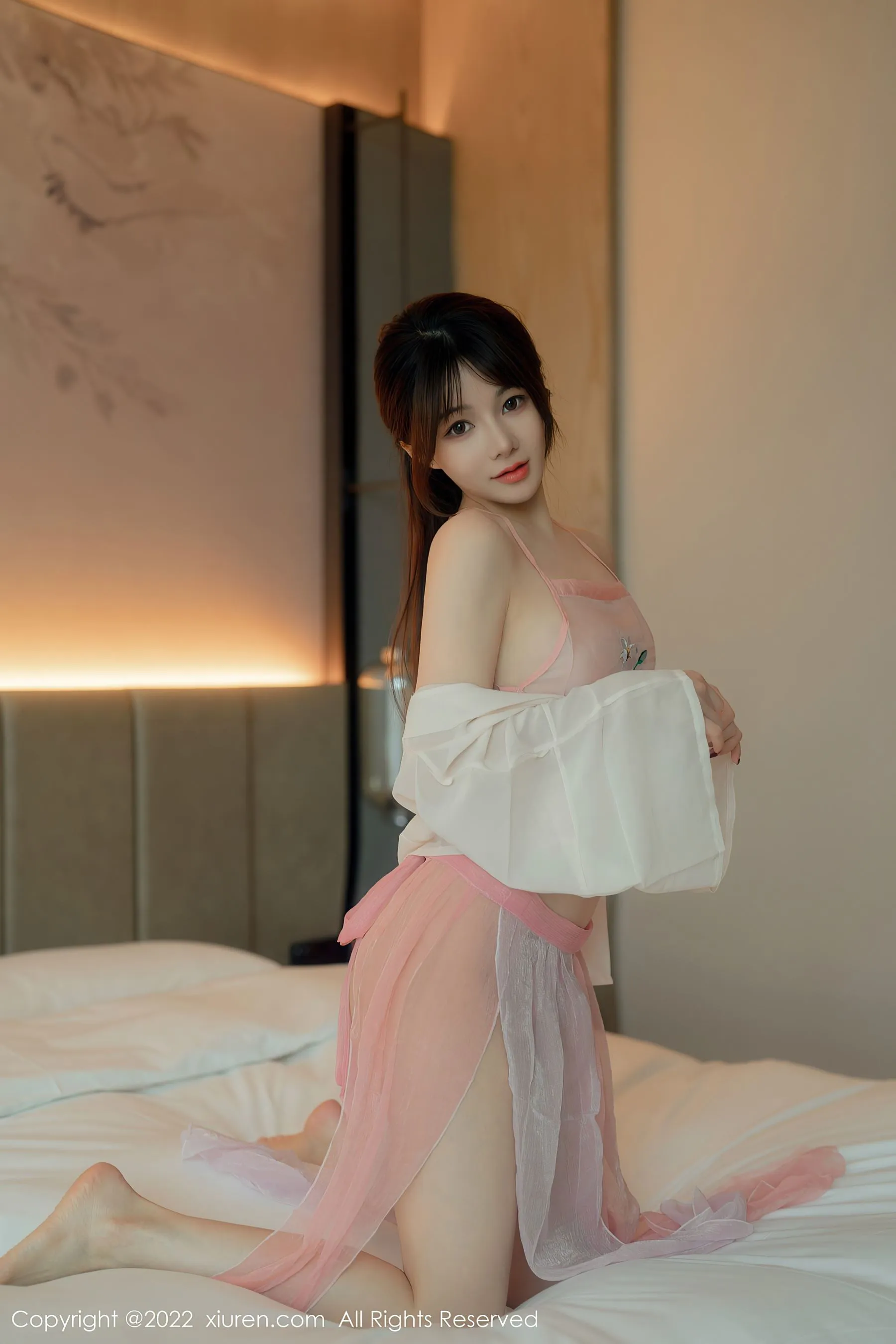  秀人网 No.5519 婠婠么 薄纱美腿第14张