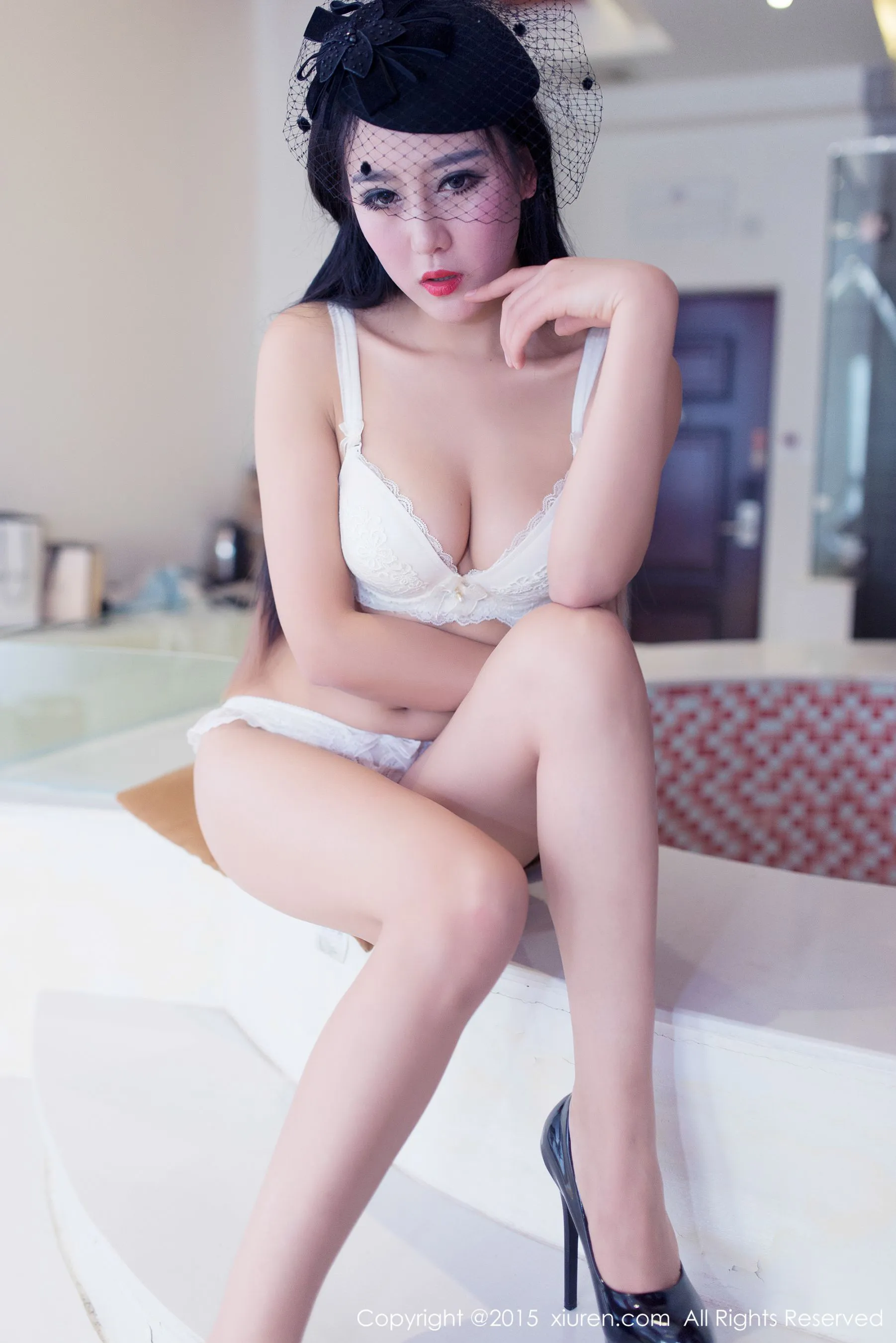 猪圈圈Kele《成熟美女的魅惑》 秀人网 No.281第12张