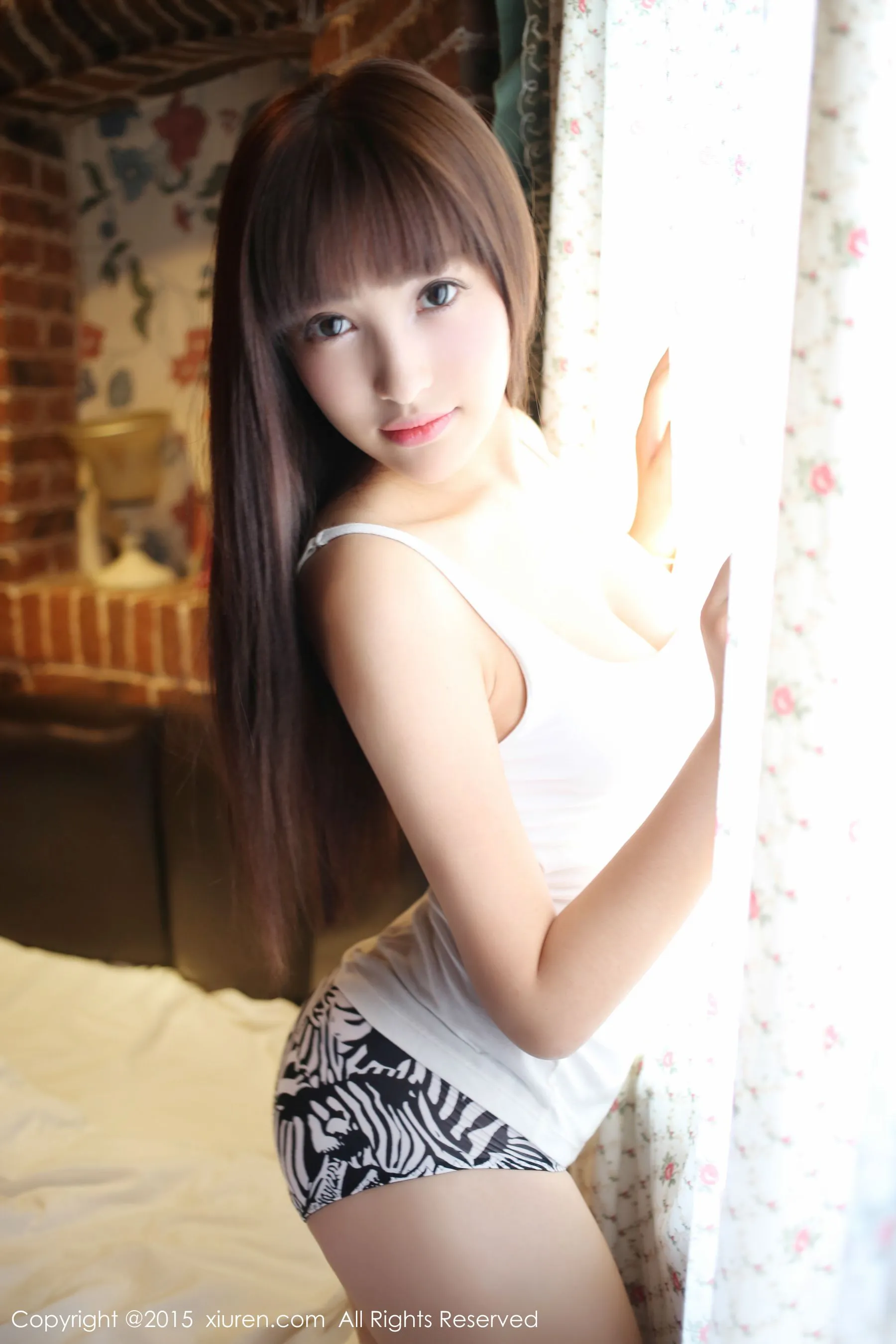 Nic妮可可《白色小背心+护士装》 秀人网 No.389第10张