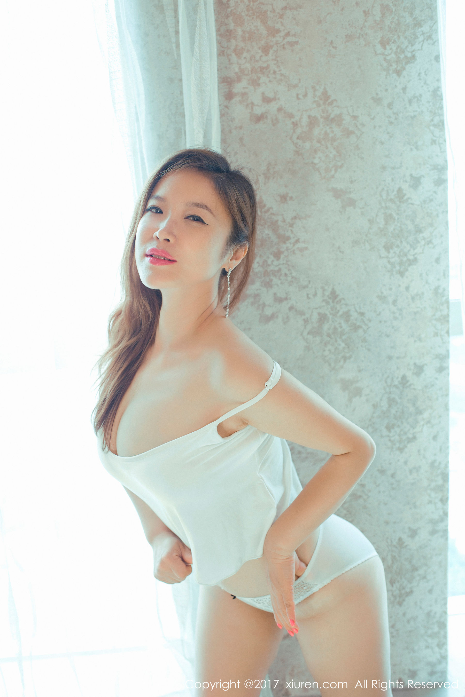熟女风丰满圆润手感@白兔西希 XiuRen 秀人网 NO.834第6张