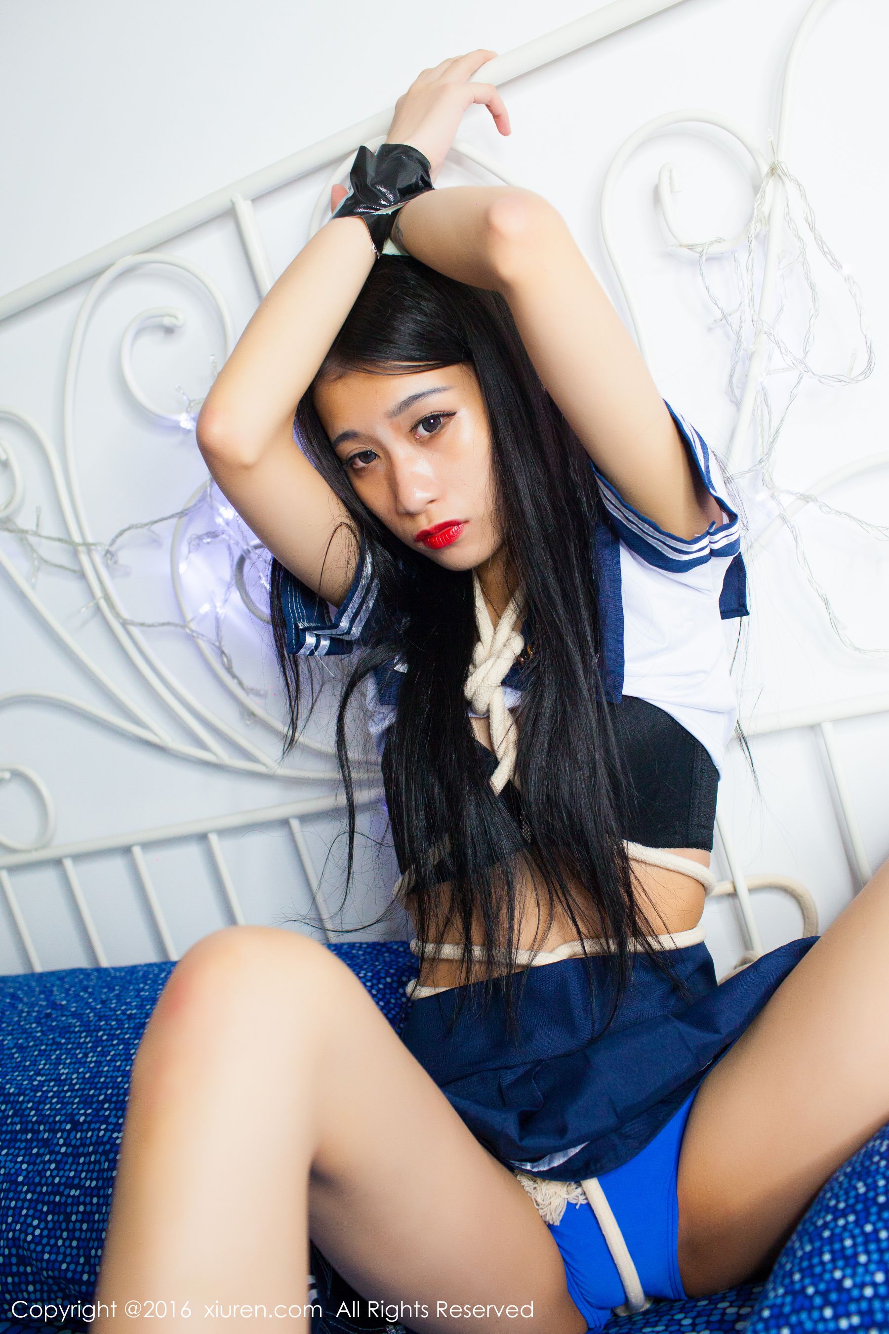 黄炜婷Tina《空姐制服、性感肚兜,清纯学生装与诱惑捆绑系列》 秀人网 No.637第16张