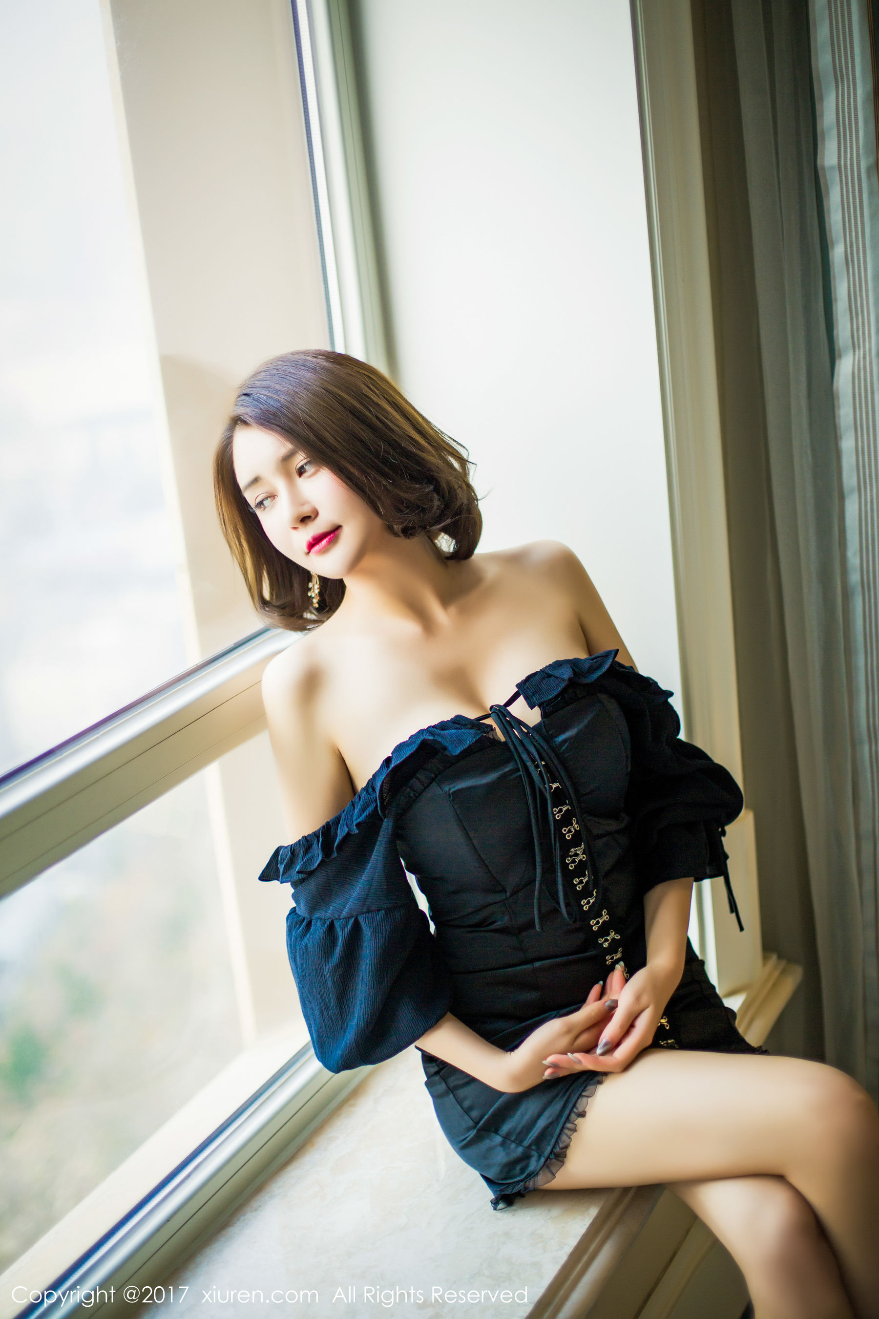 廿十(凯竹)《海边唯美风+性感室内》 秀人 NO.879第12张