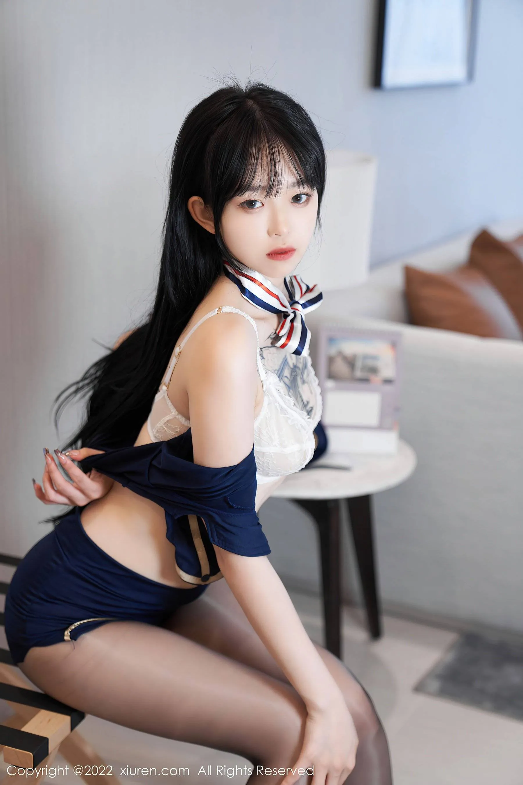  秀人网 No.5352 奶瓶. 制服美腿第1张
