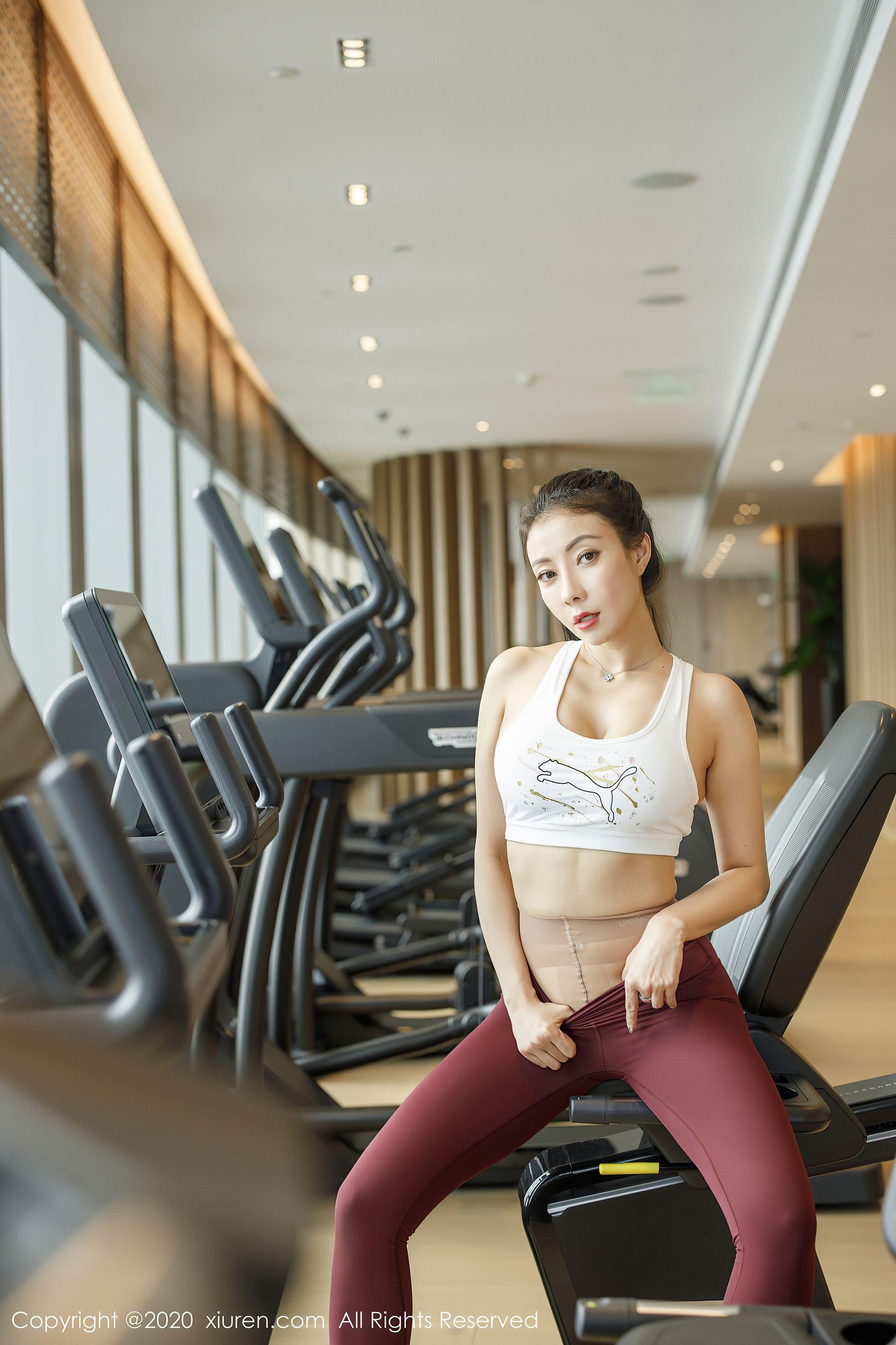 秀人XIUREN No.2332 果儿Victoria第19张