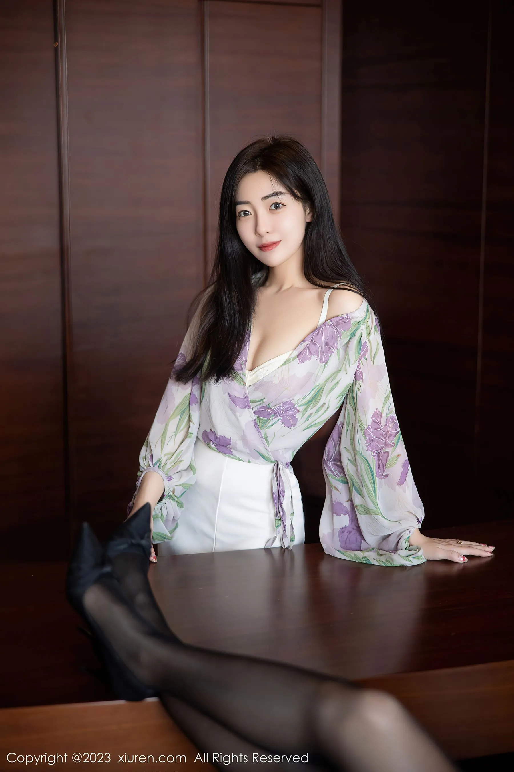  秀人网 No.6279 星子柒kiki 黑丝美腿第5张