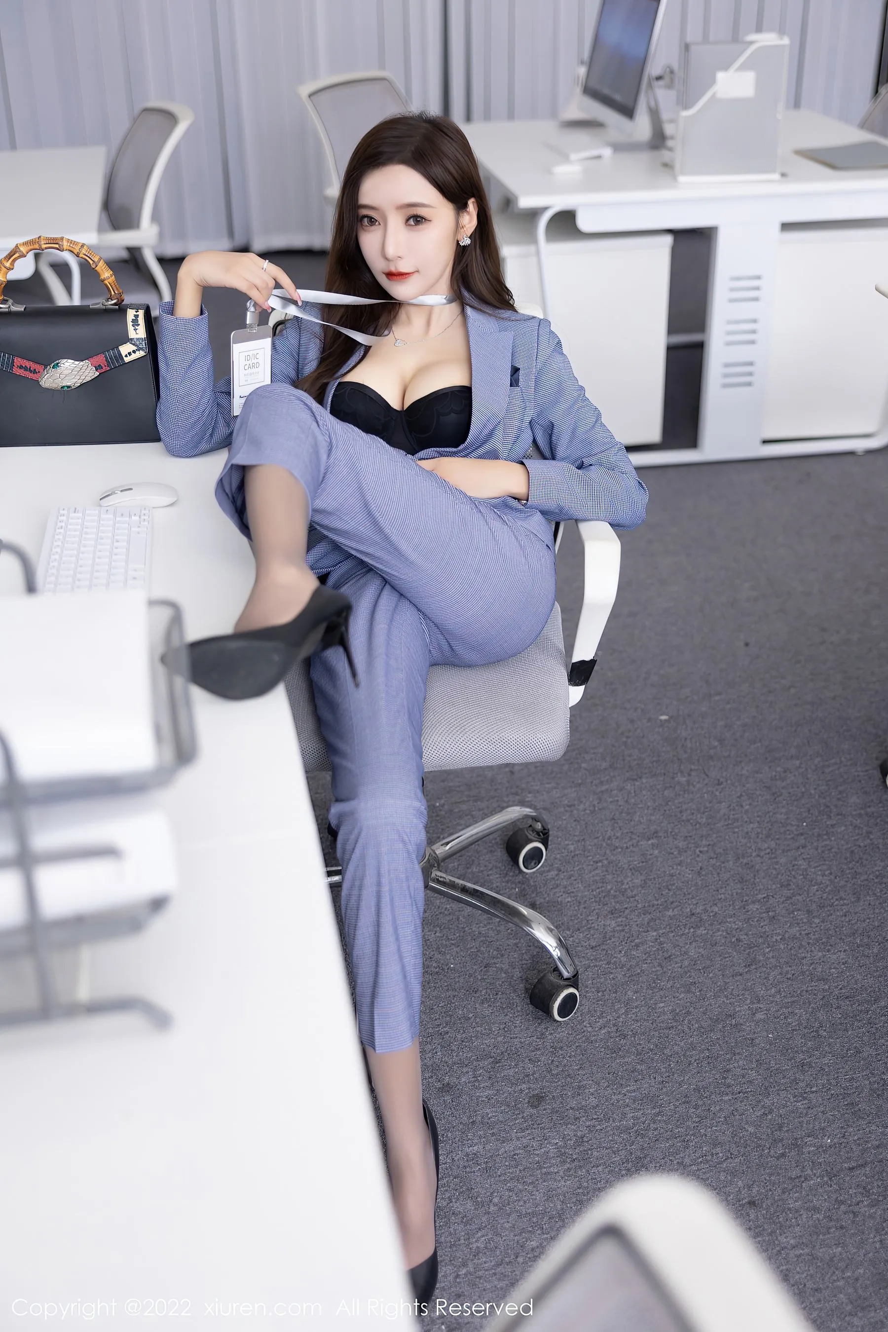  秀人网 No.5629 王馨瑶yanni Ol职业装第22张