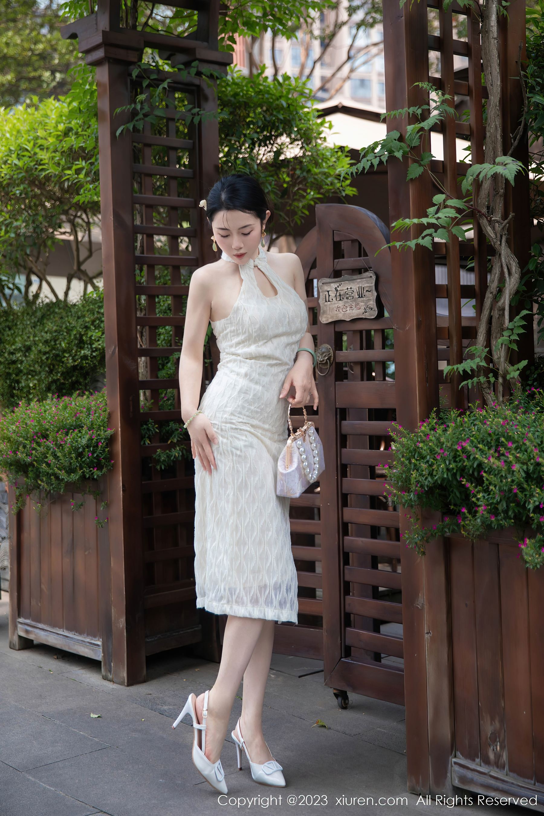 XiuRen 秀人 No.7435 严利娅Yuliya 旗袍美臀第12张