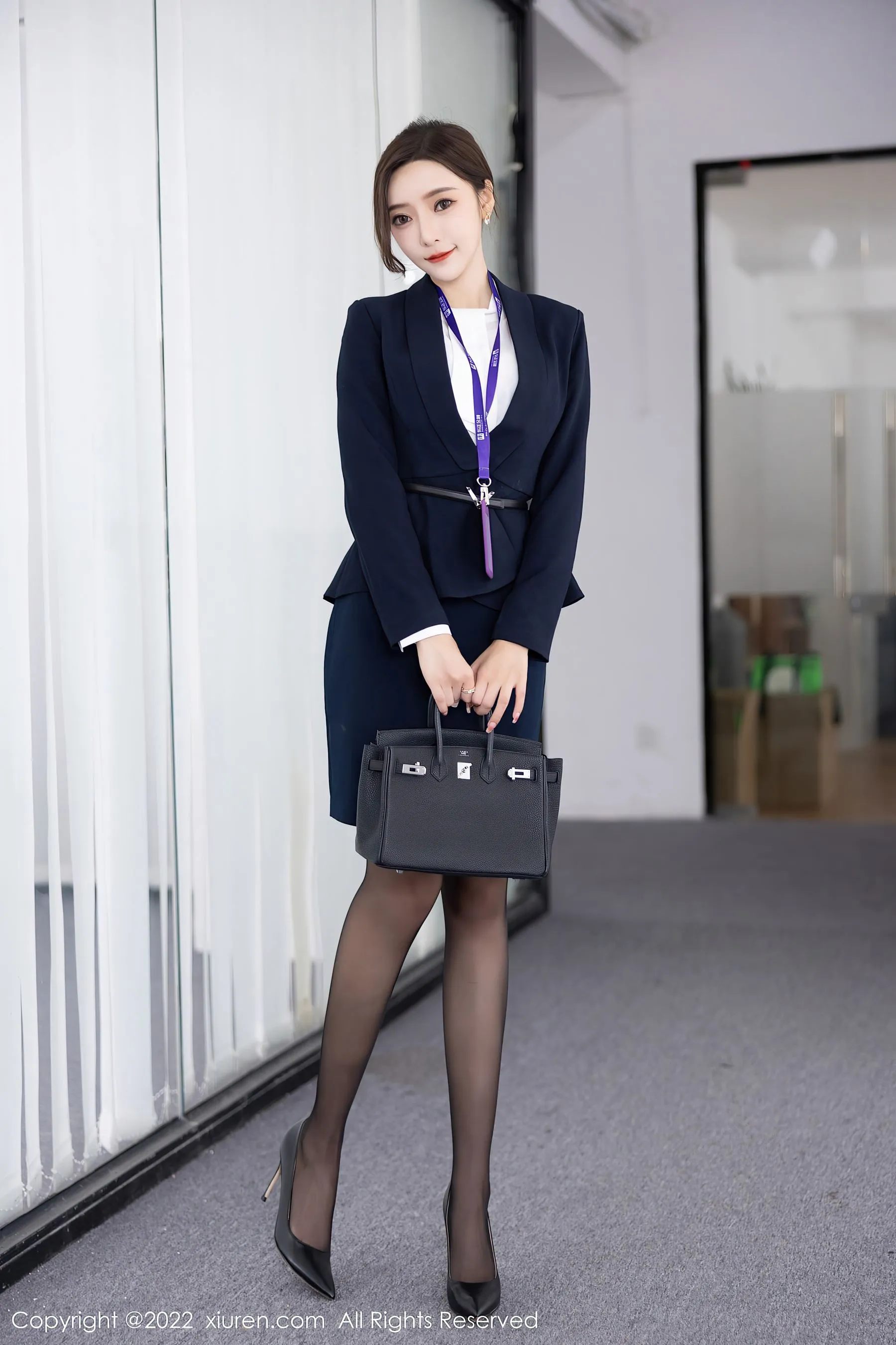  秀人网 No.5563 王馨瑶yanni 黑丝美腿第13张