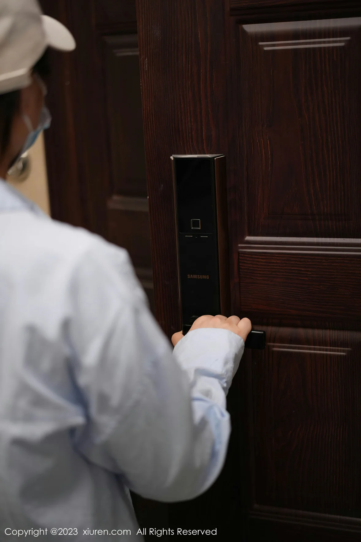  XiuRen 秀人 No.6922 laura阿姣 表弟来我家 [78P]第2张