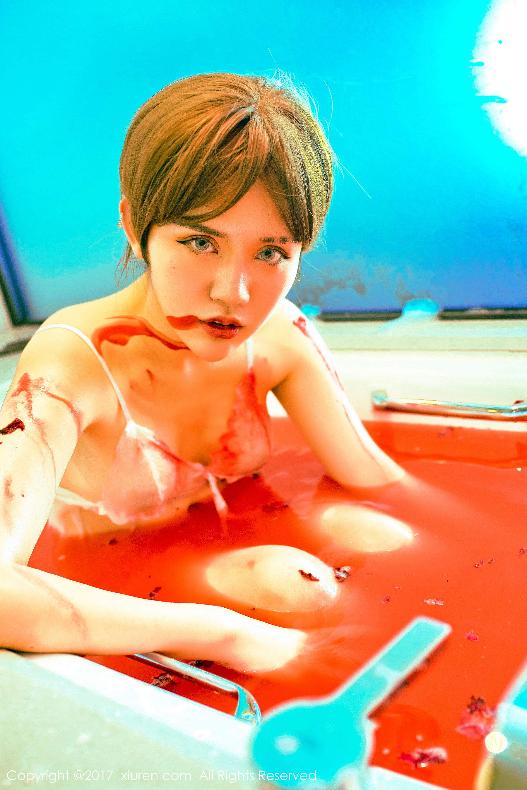 兔子NINA《半裸床单滚和血腥浴缸湿身》 XiuRen 秀人网 NO.840第9张
