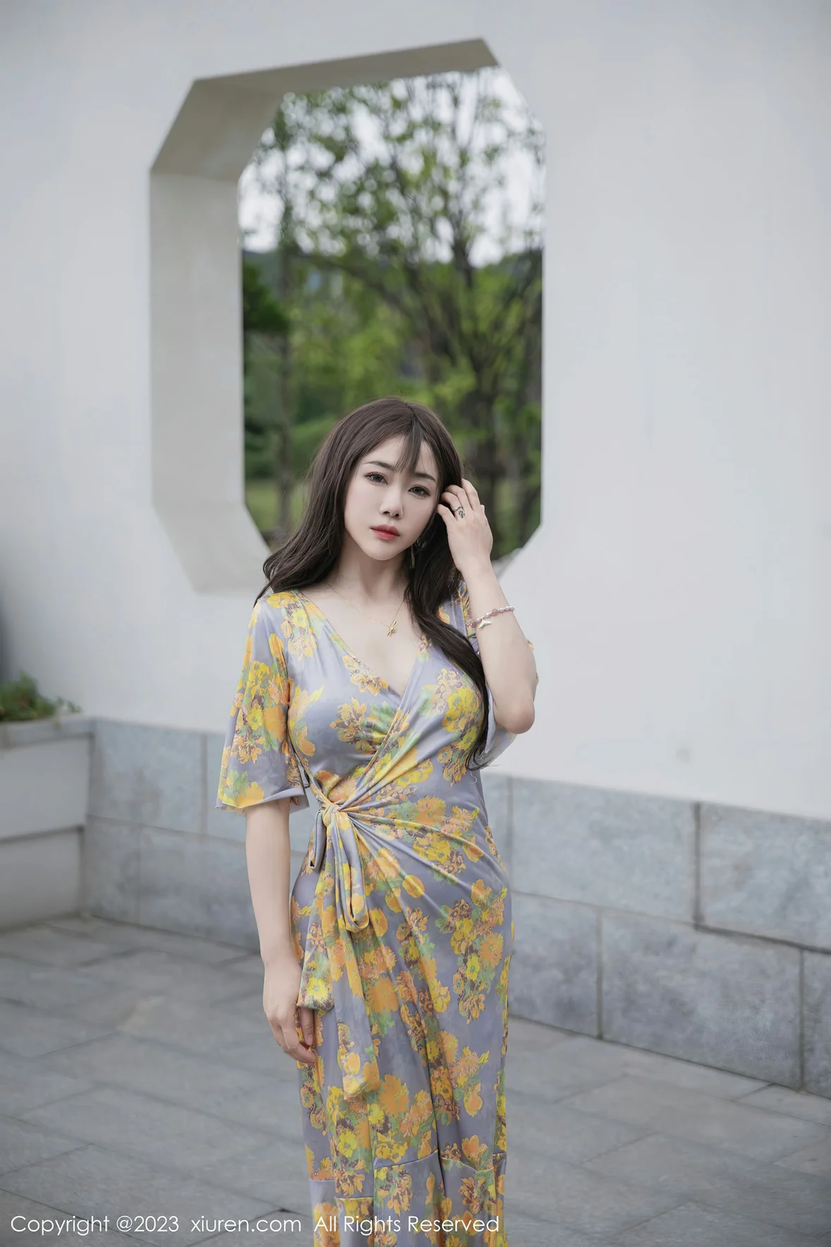  XiuRen 秀人 No.6949 严利娅Yuliya 黄灰色睡裙性感写真 [85P]第13张